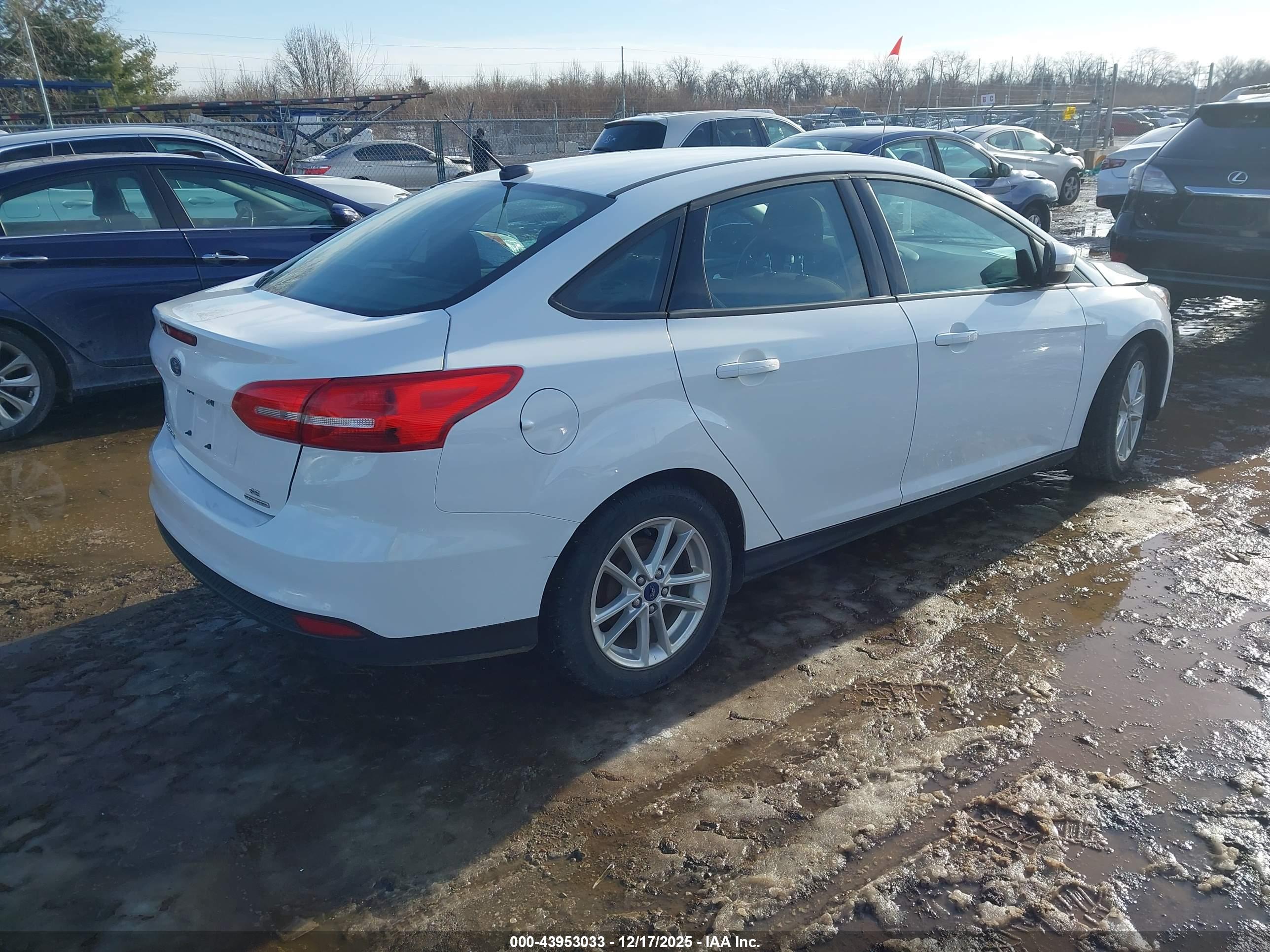 FORD FOCUS image 4