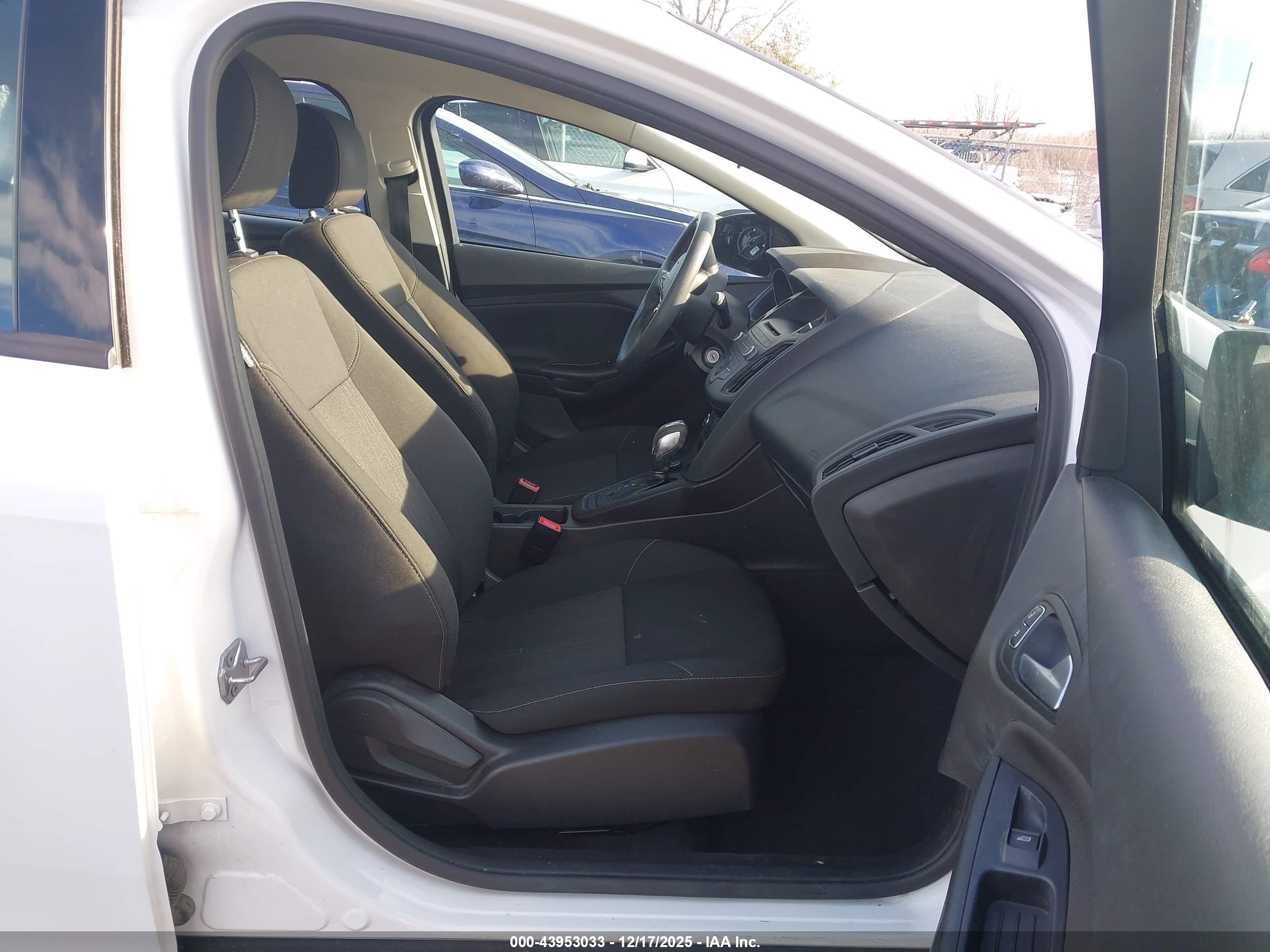 FORD FOCUS image 5
