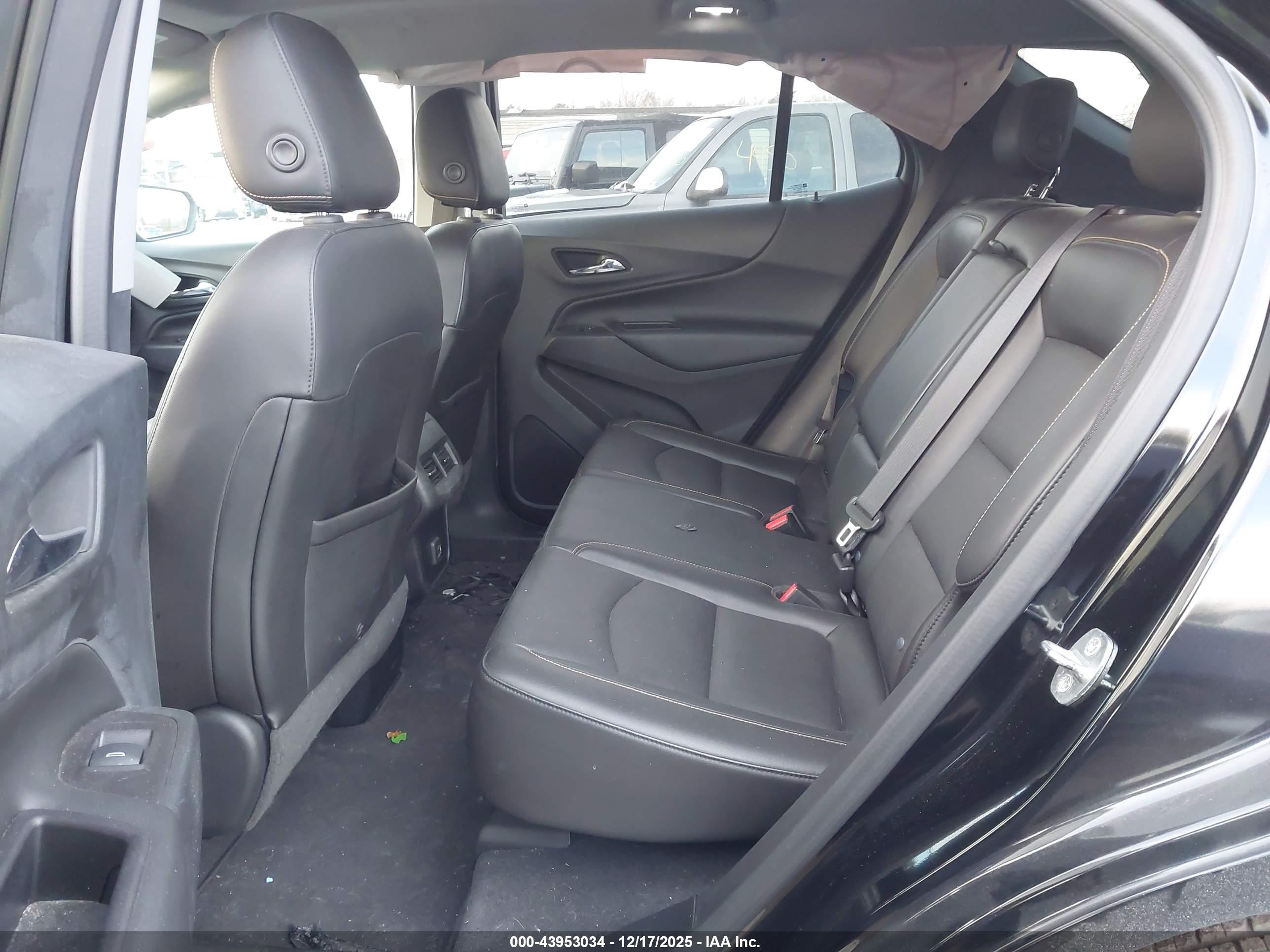 CHEVROLET EQUINOX image 8