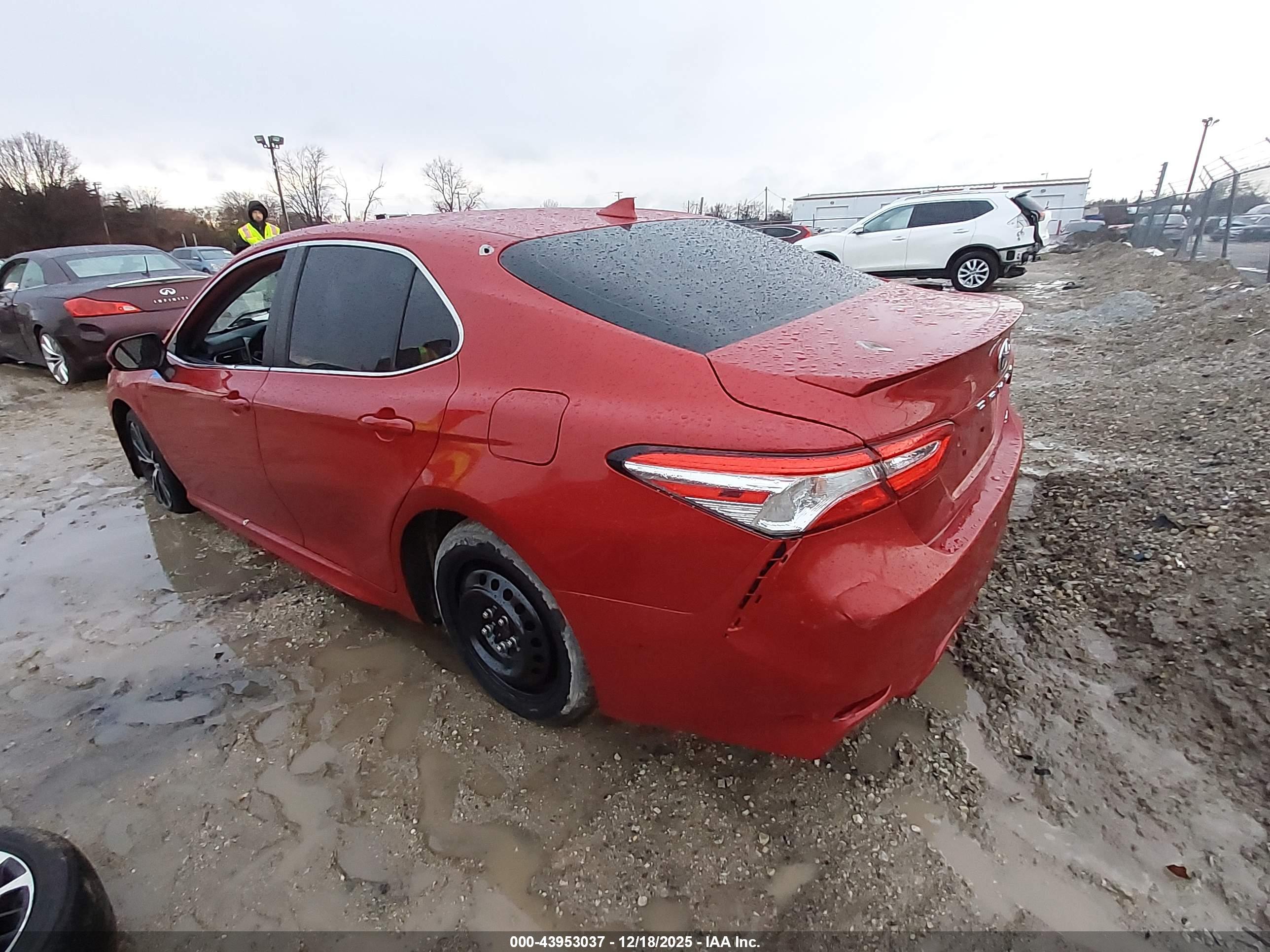 TOYOTA CAMRY image 3
