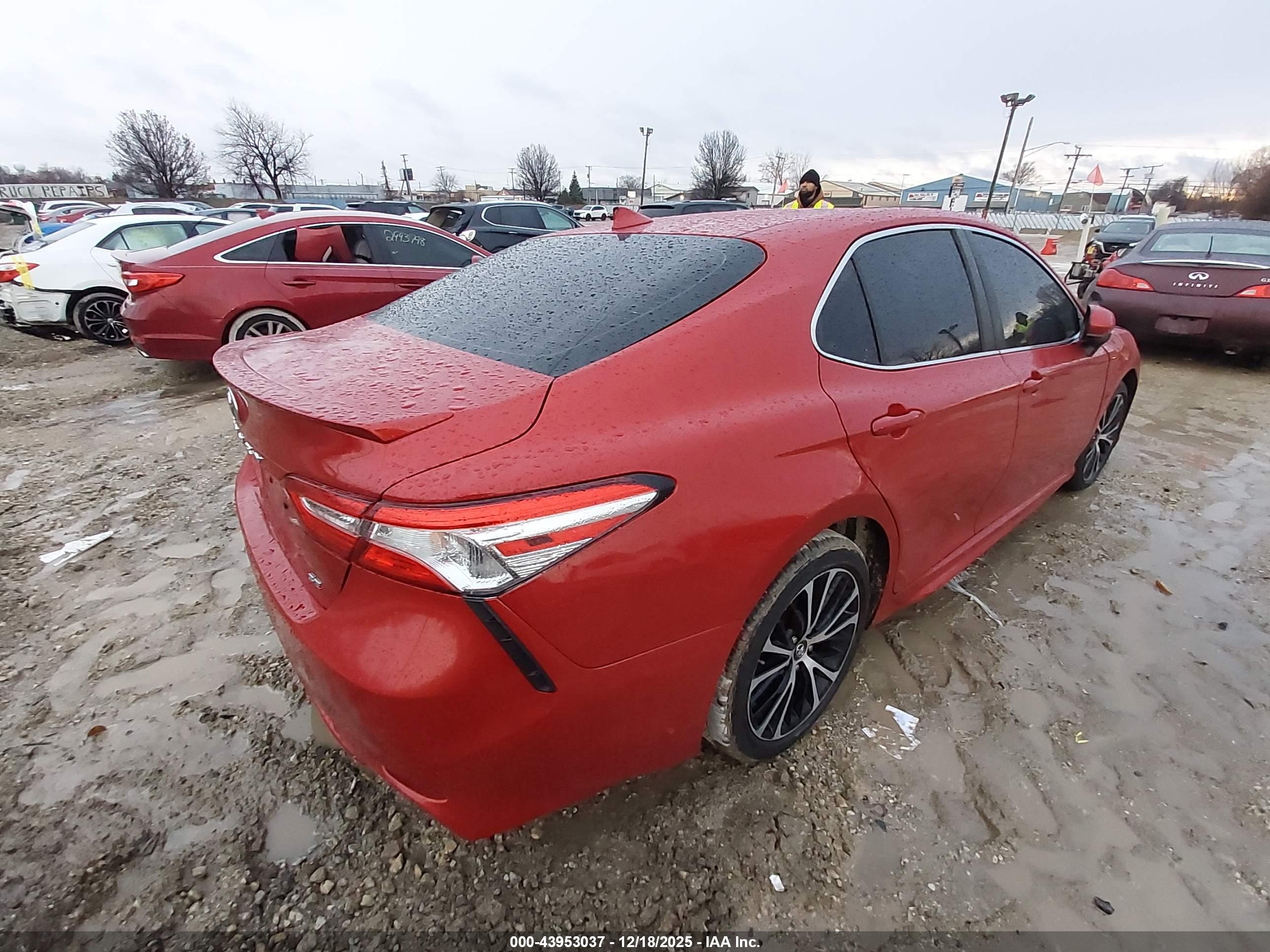 TOYOTA CAMRY image 4
