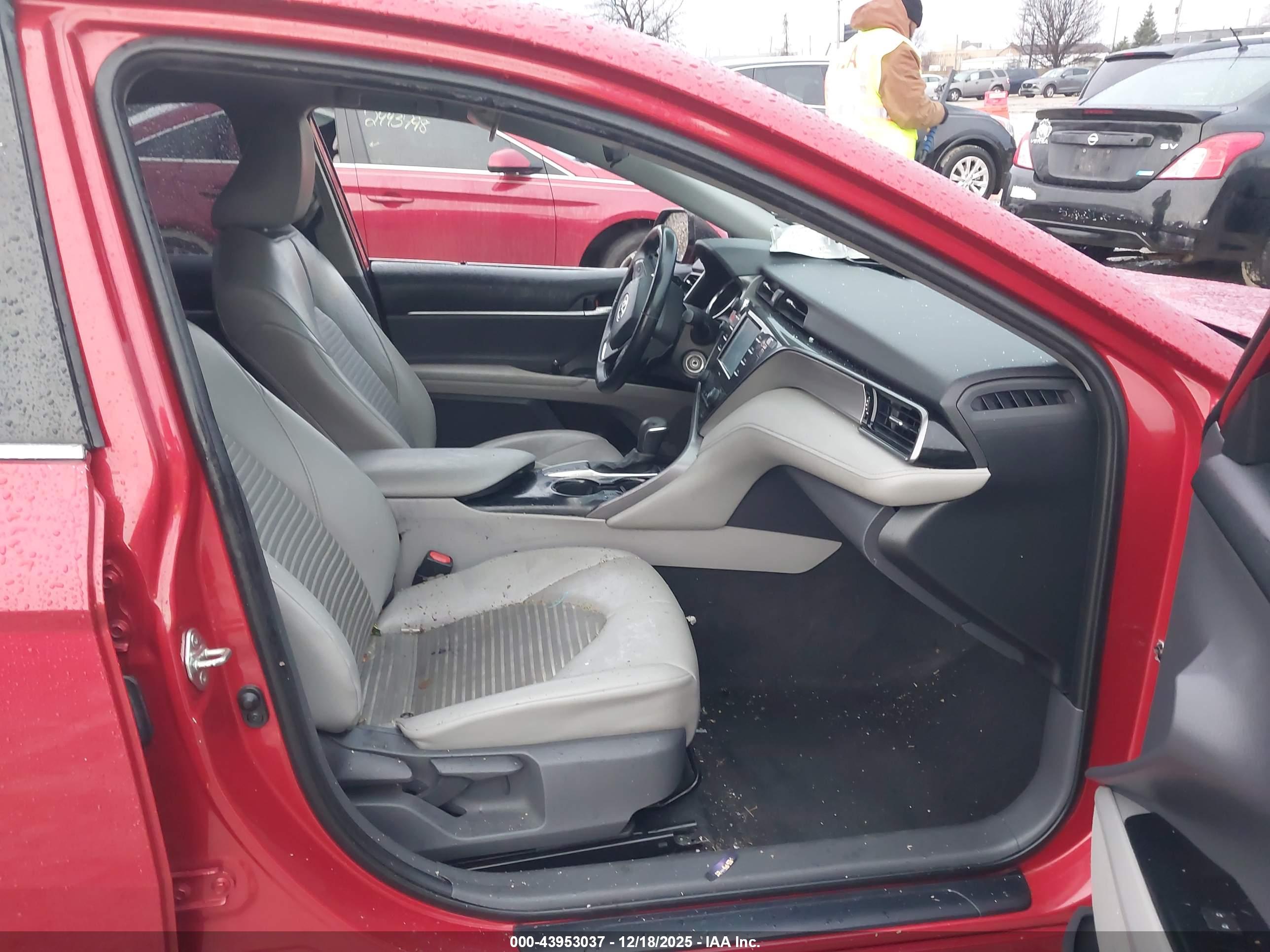 TOYOTA CAMRY image 5