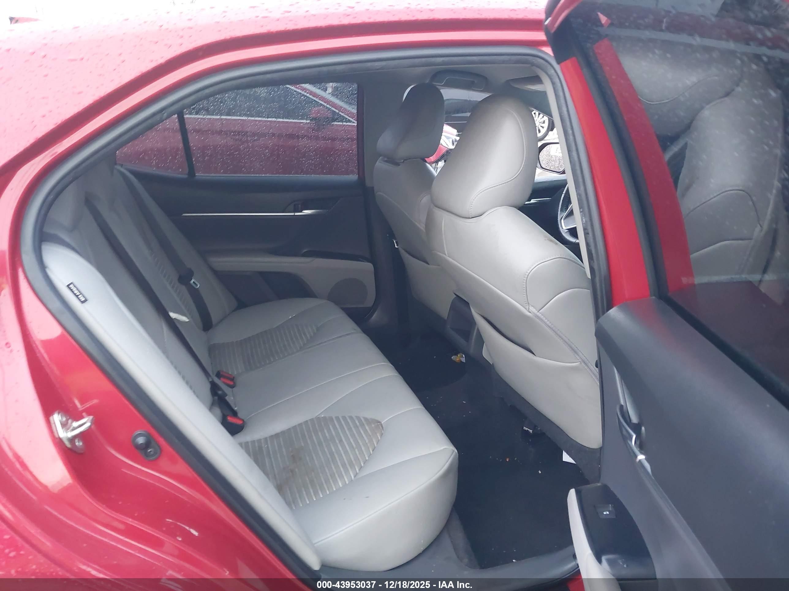 TOYOTA CAMRY image 8