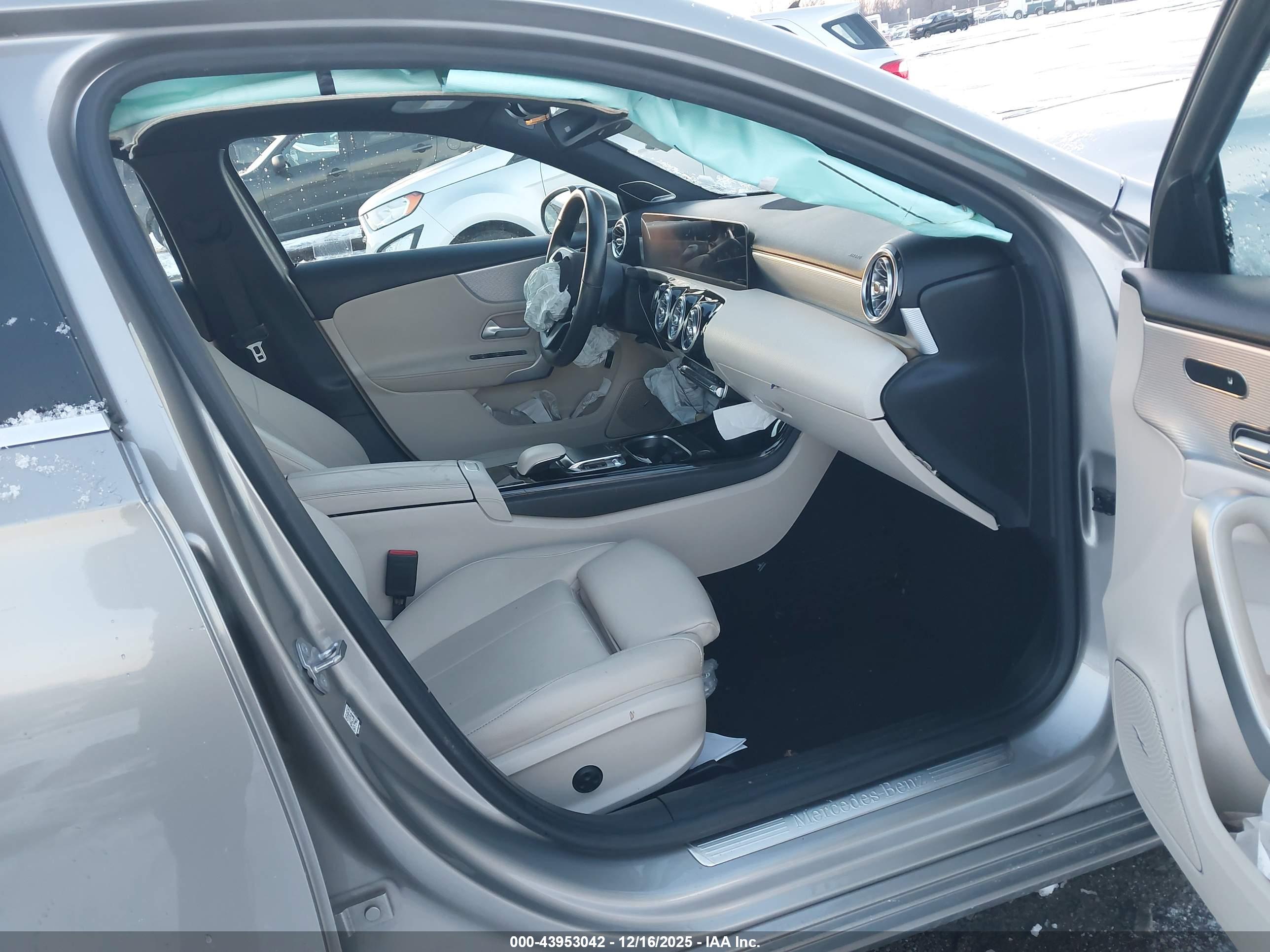 MERCEDES-BENZ A image 5