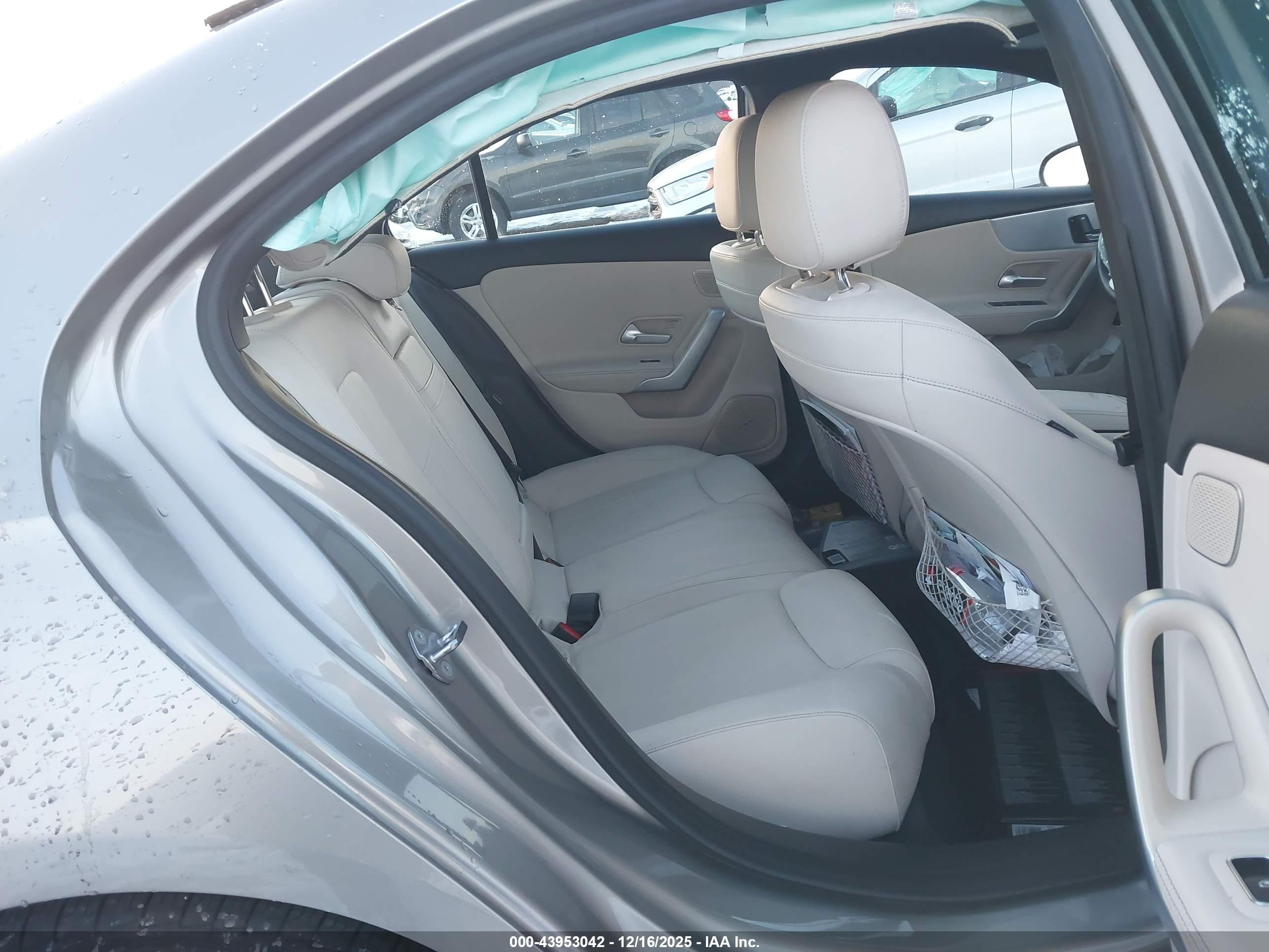 MERCEDES-BENZ A image 8