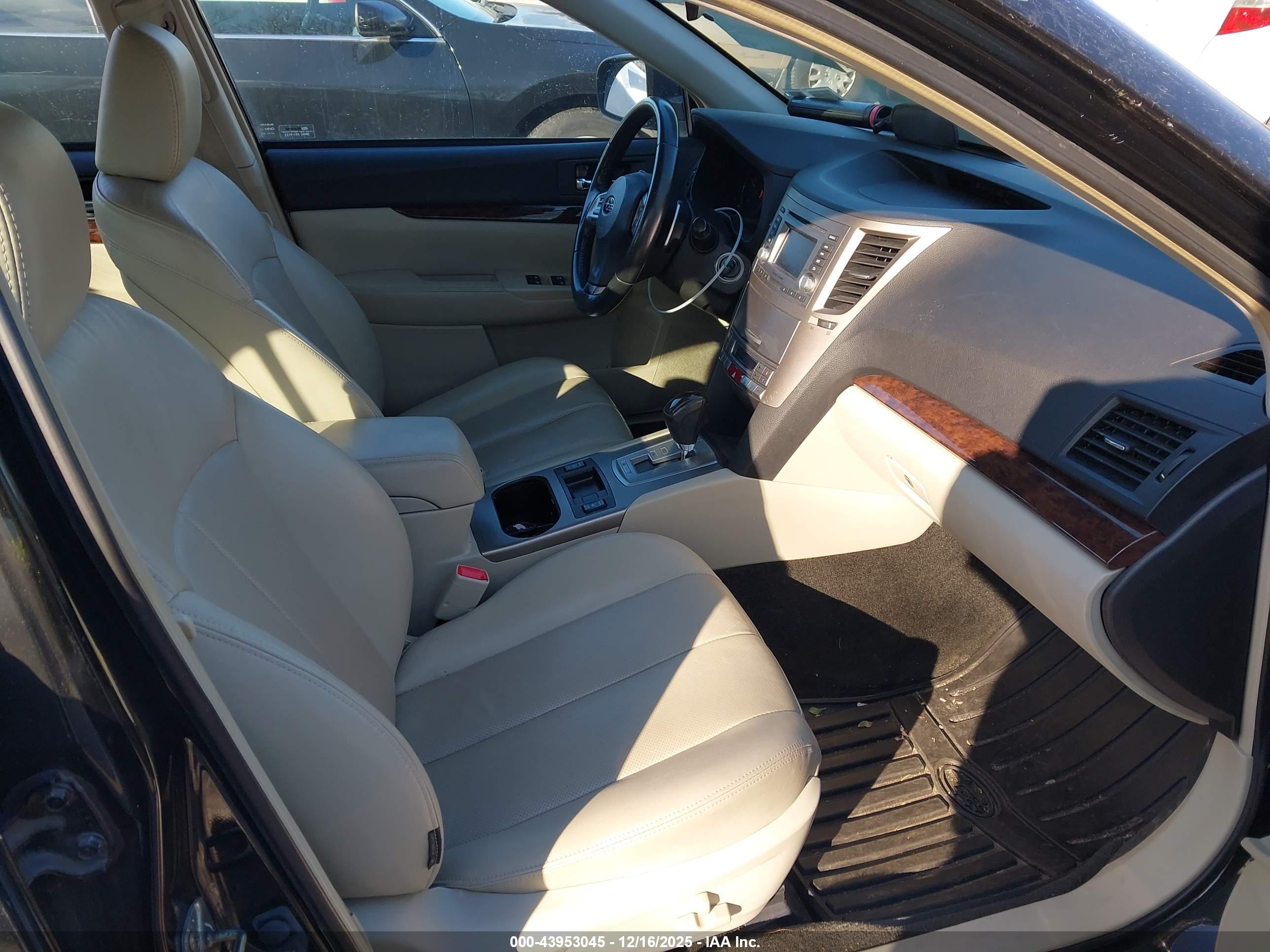 SUBARU LEGACY image 5