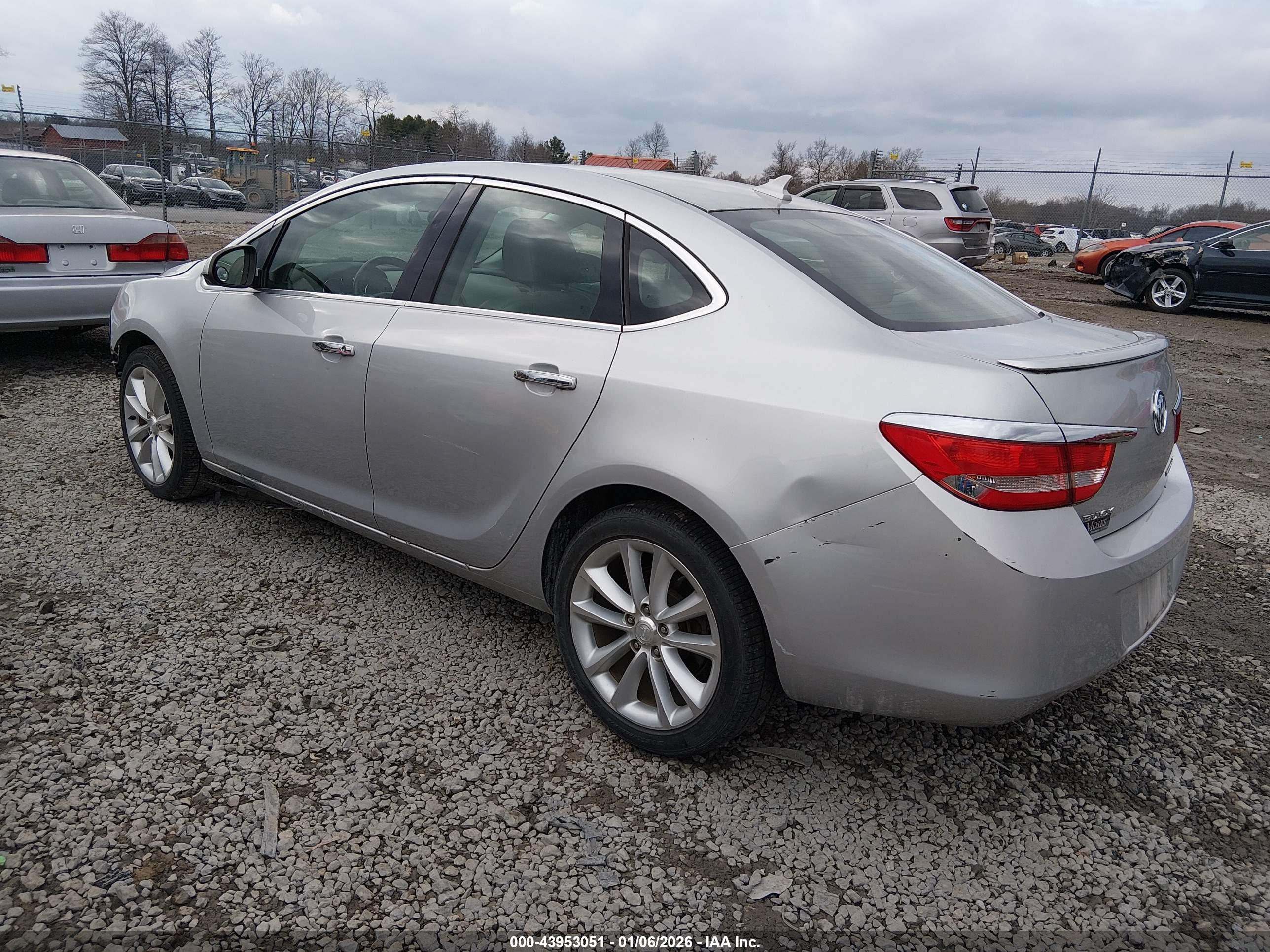 BUICK VERANO image 3
