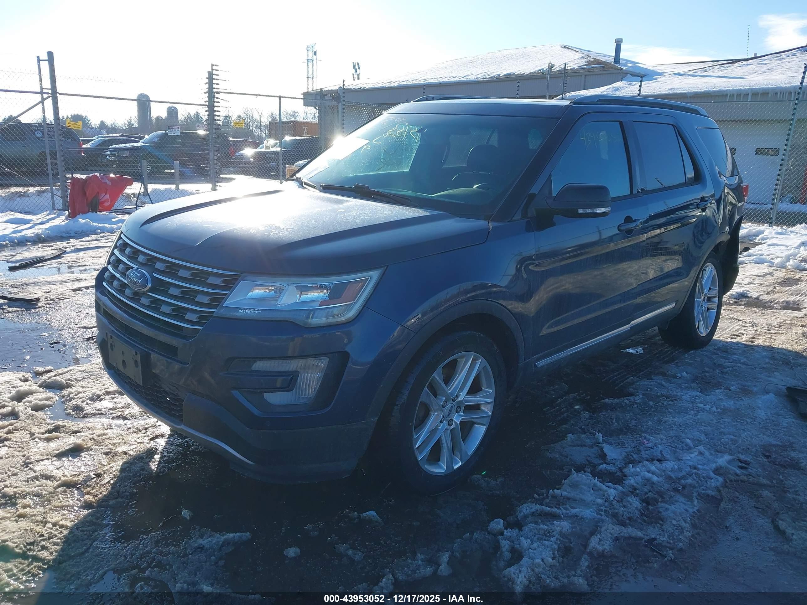 FORD EXPLORER image 2