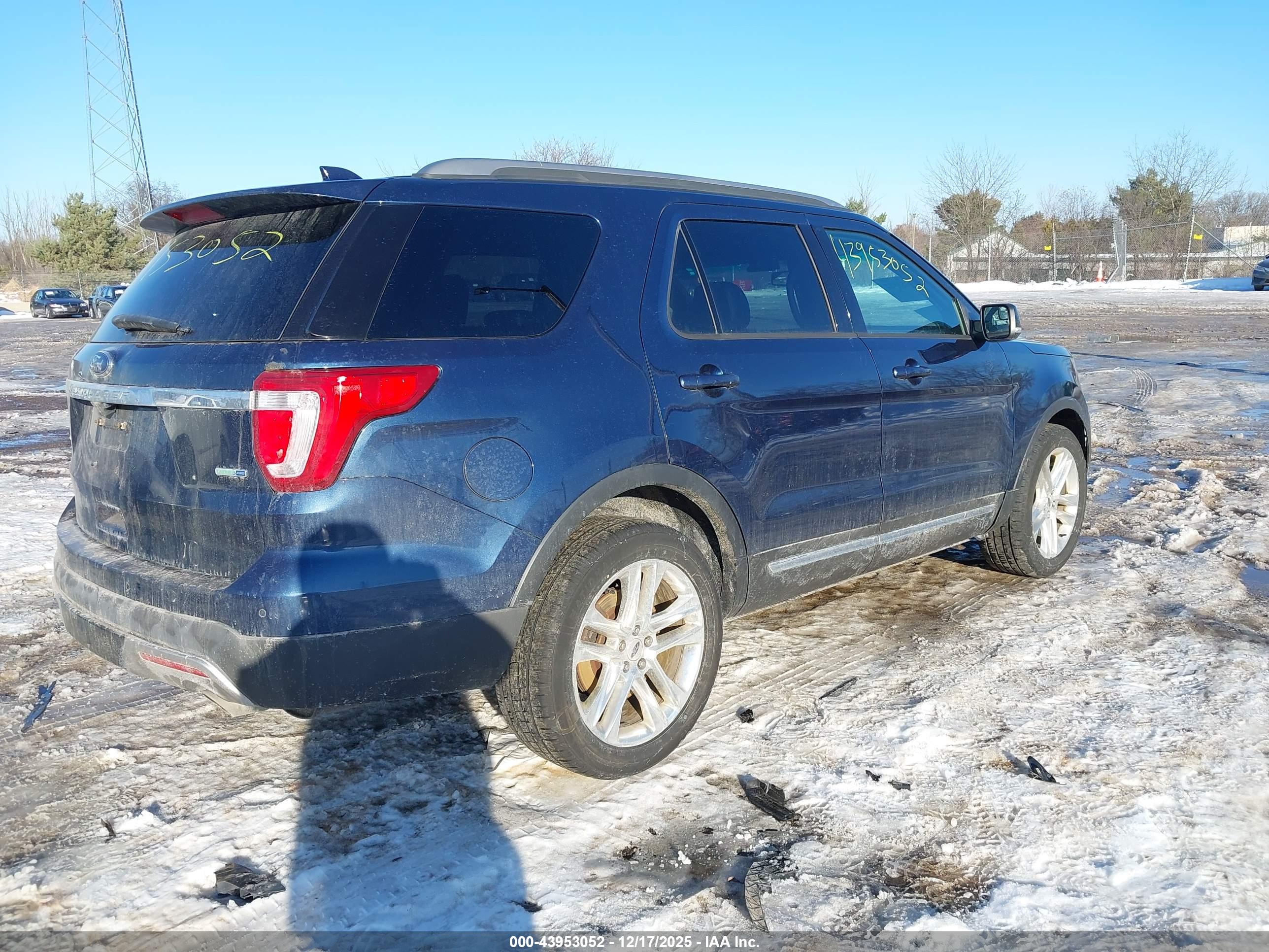 FORD EXPLORER image 4