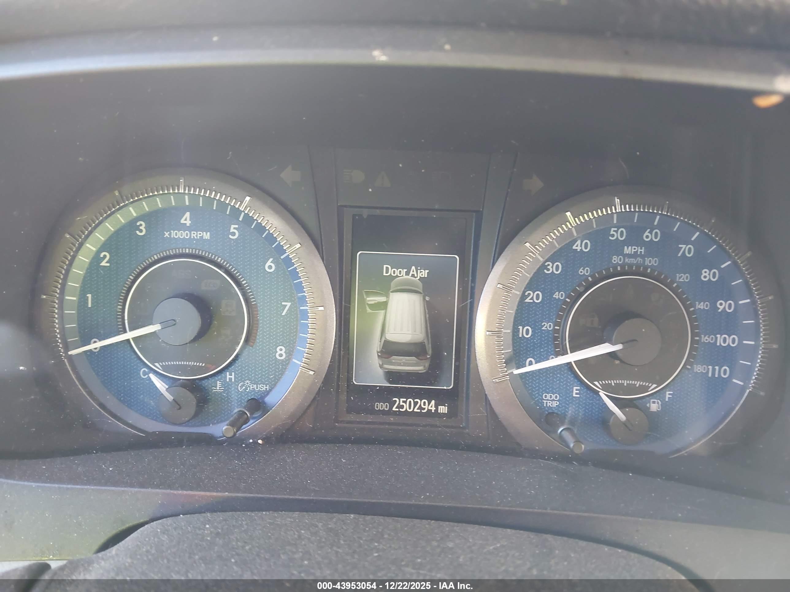 TOYOTA SIENNA image 7