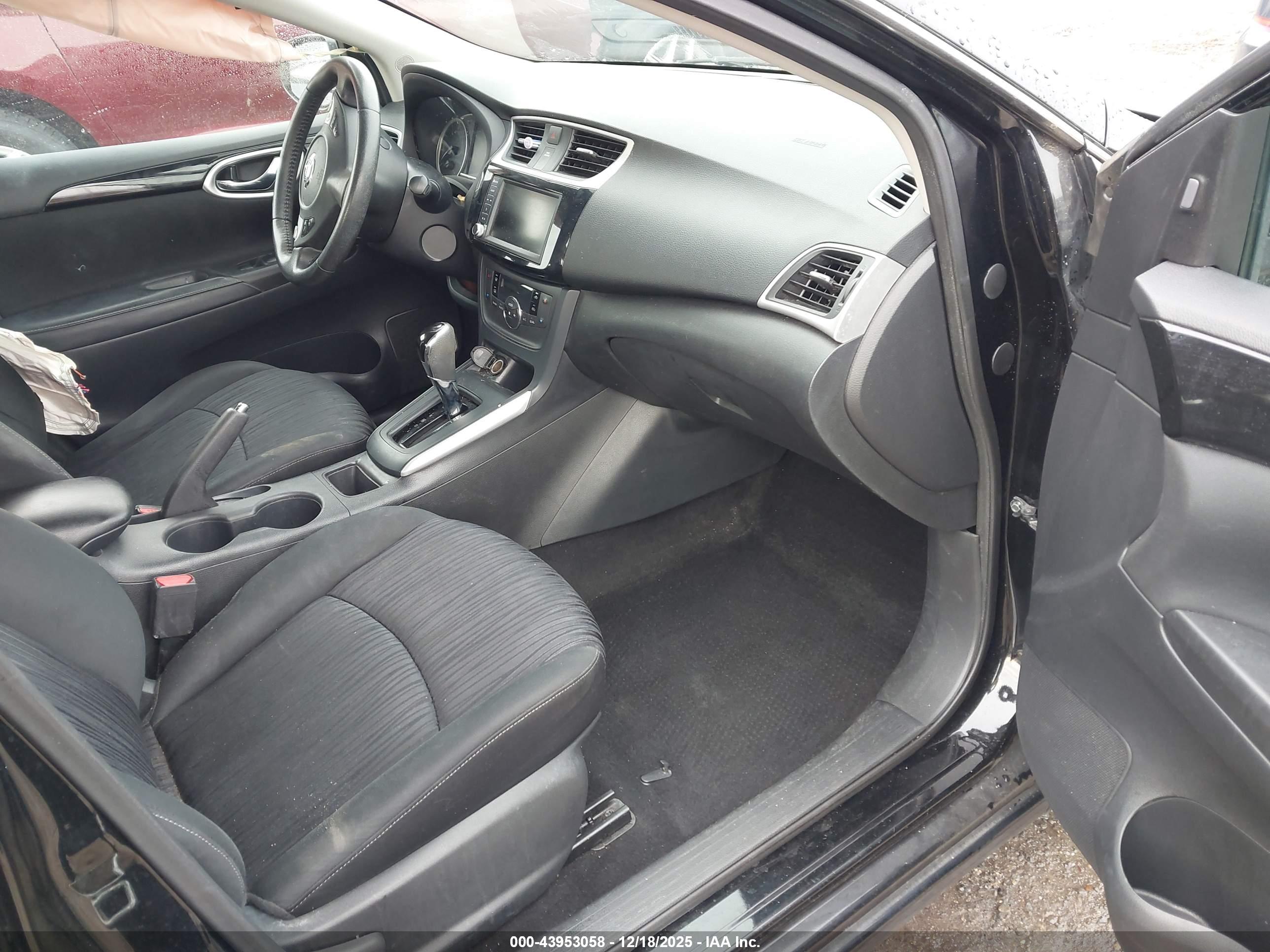 NISSAN SENTRA image 5