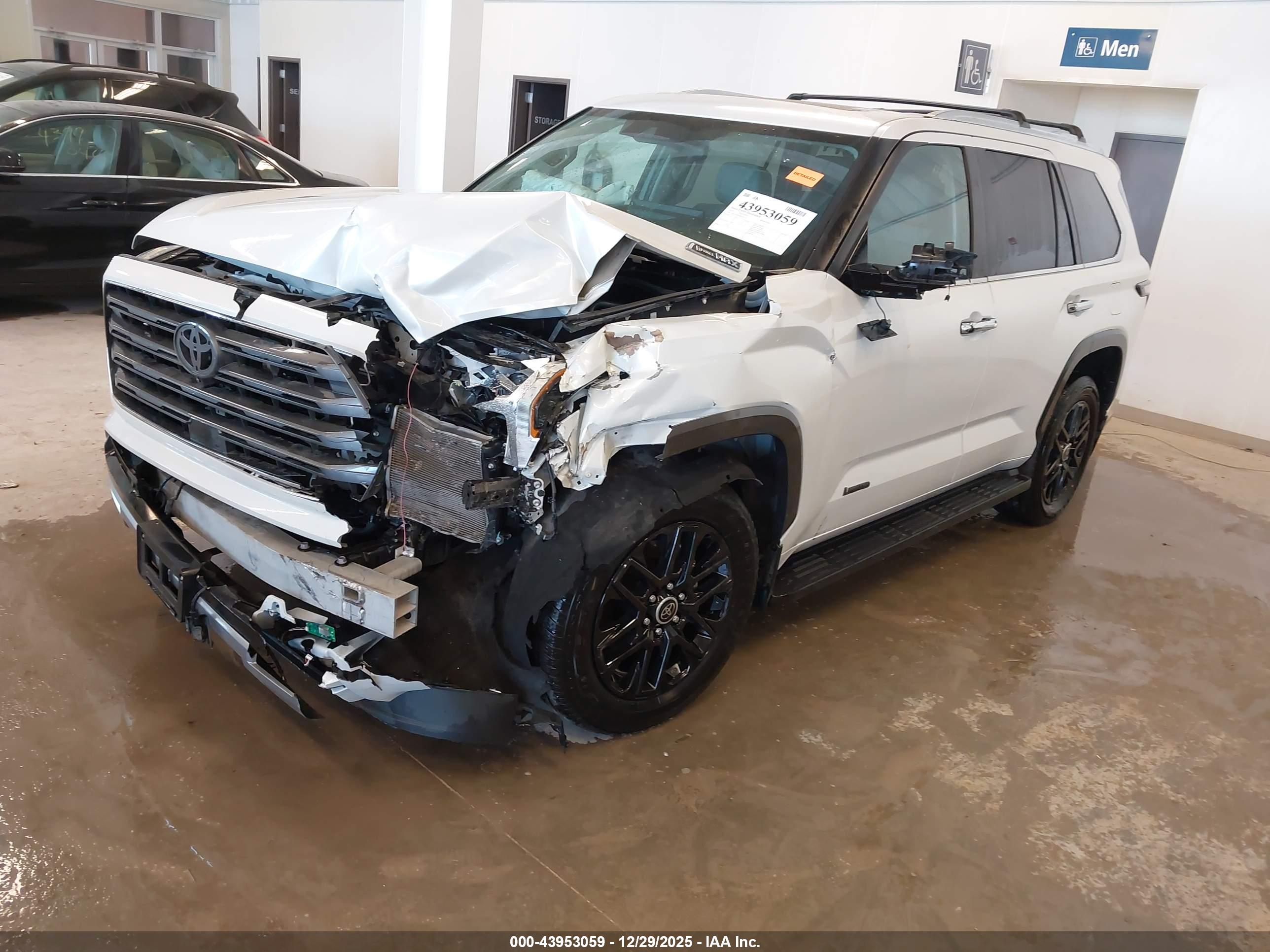 TOYOTA SEQUOIA image 2