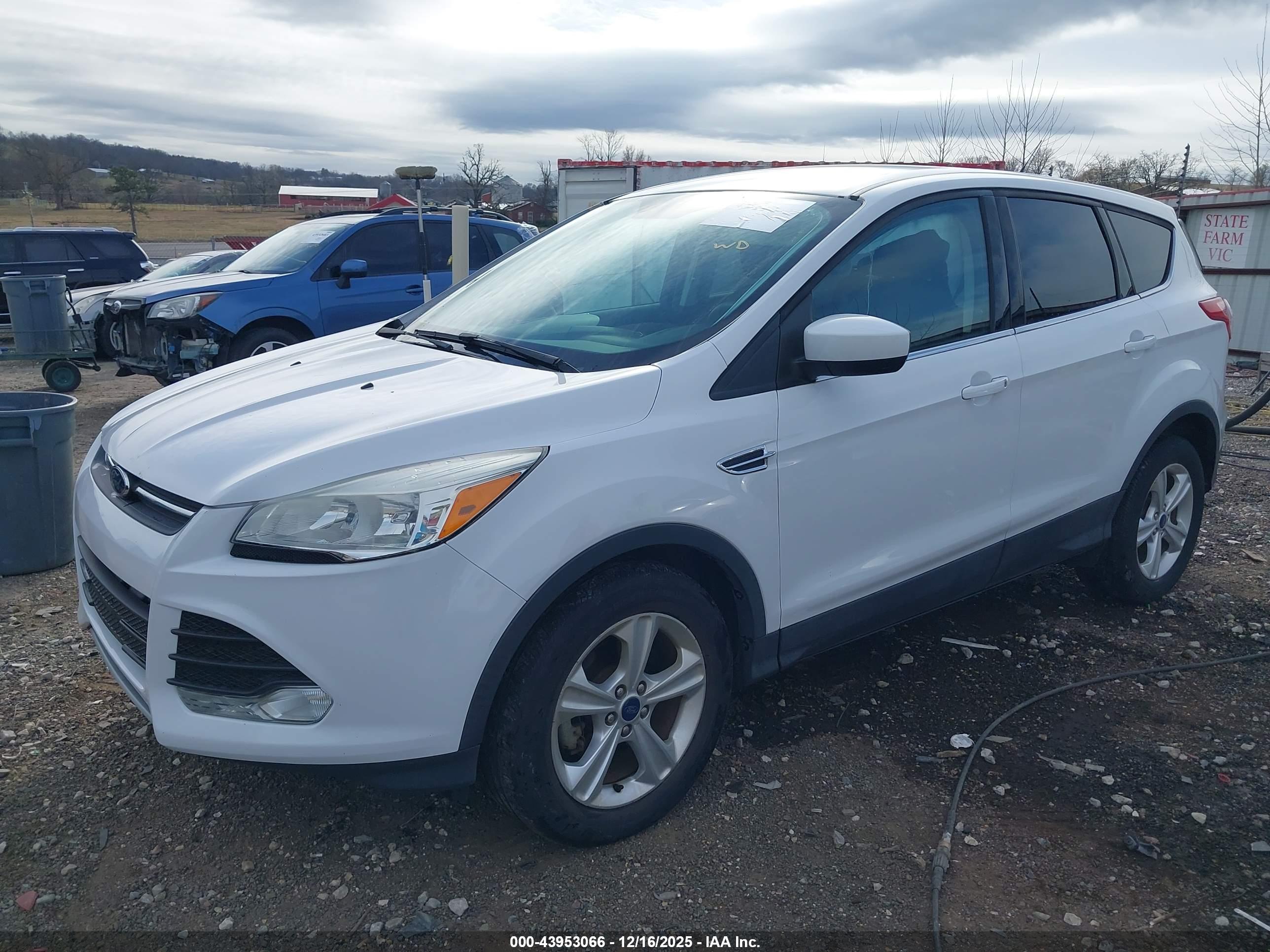 FORD ESCAPE image 2