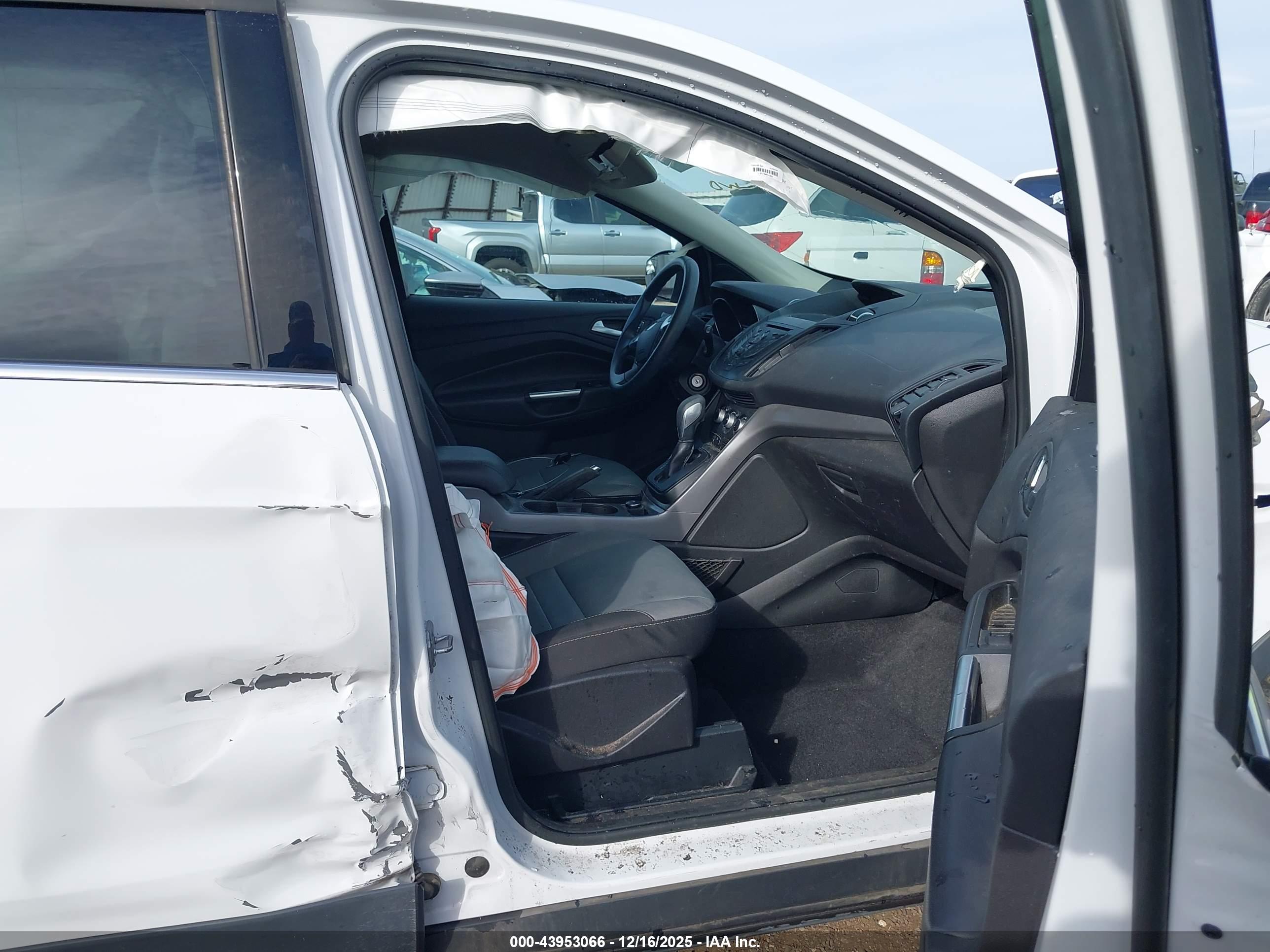 FORD ESCAPE image 5