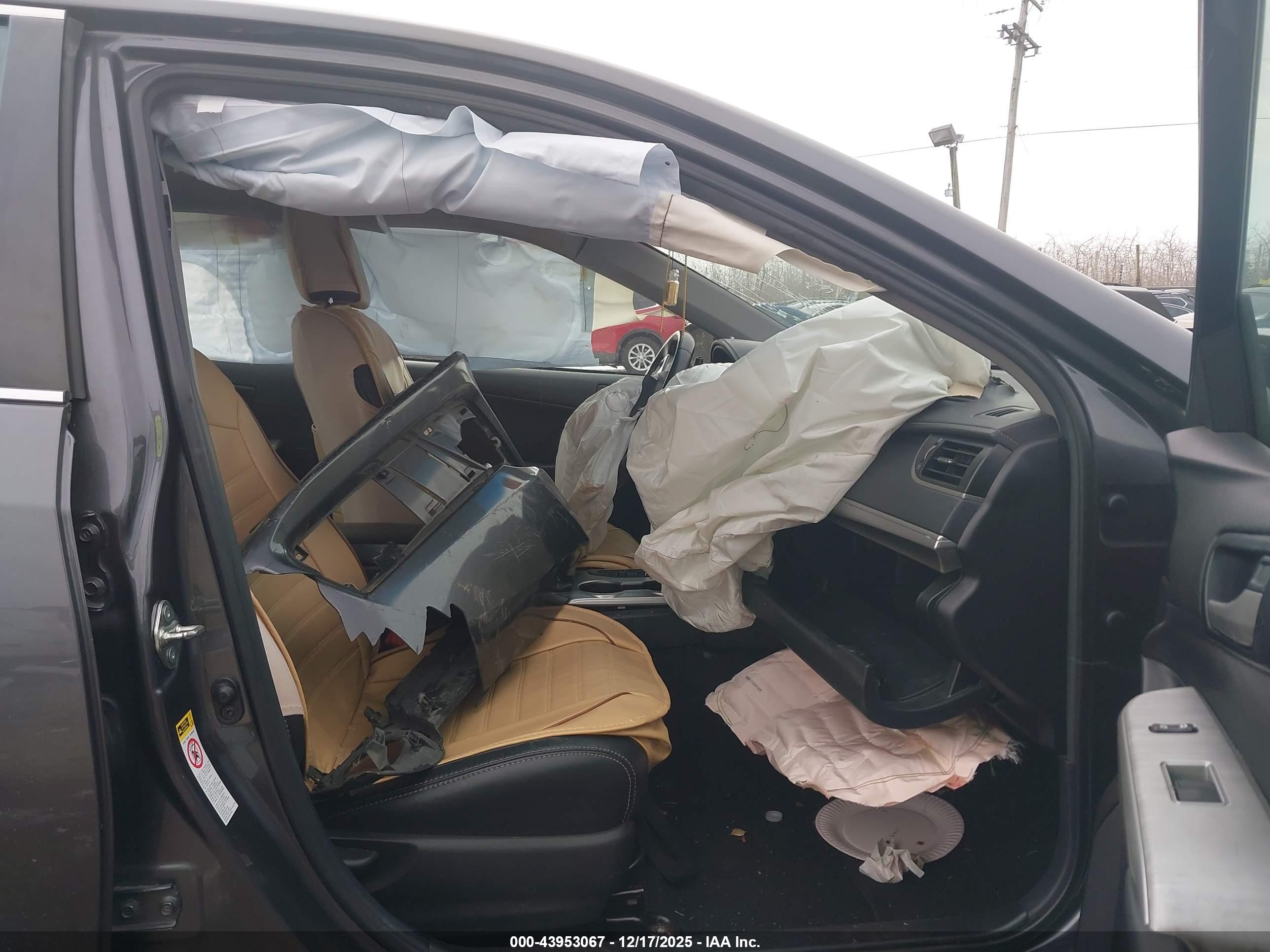 TOYOTA CAMRY image 5