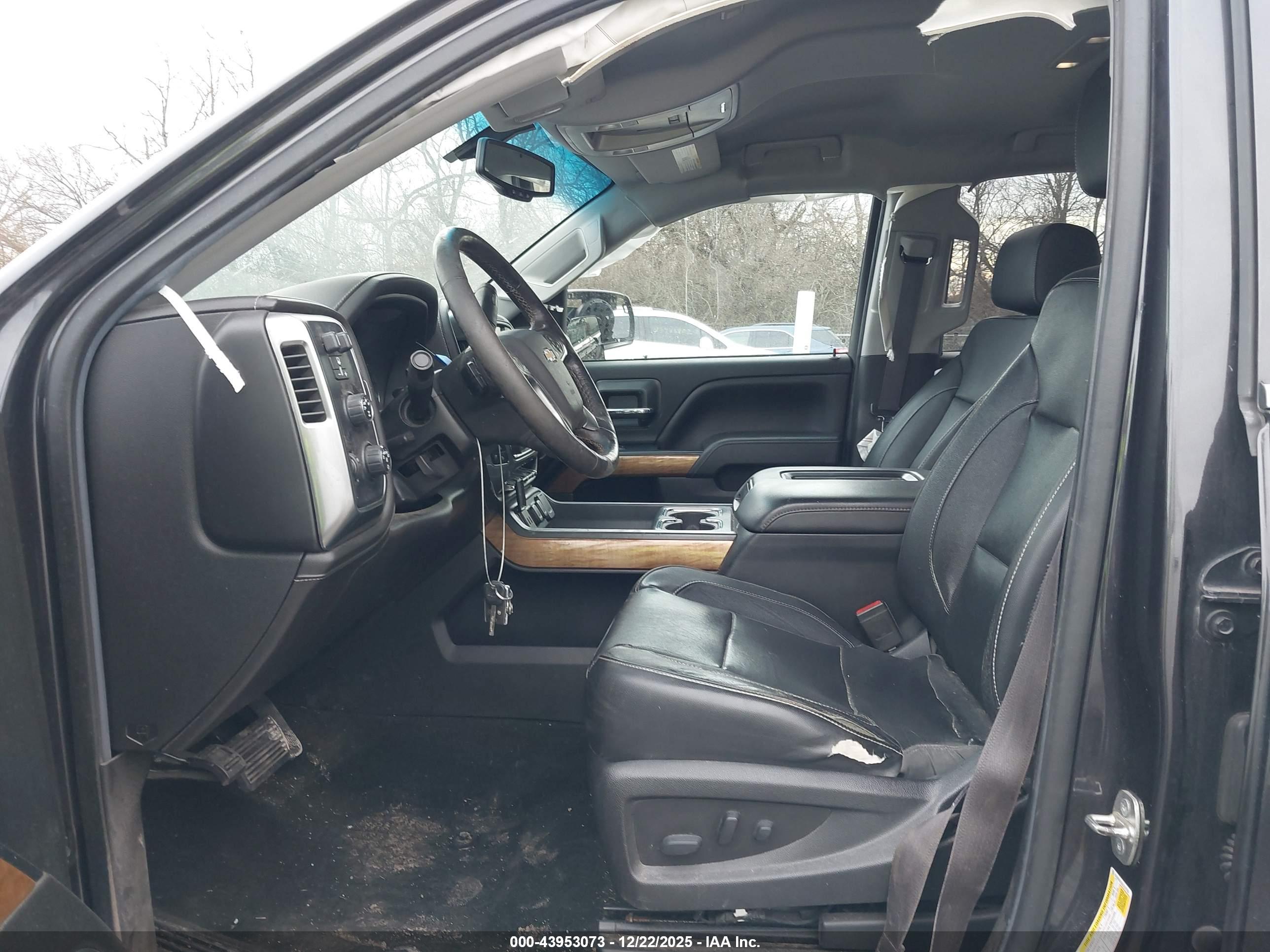 CHEVROLET SILVERADO image 5