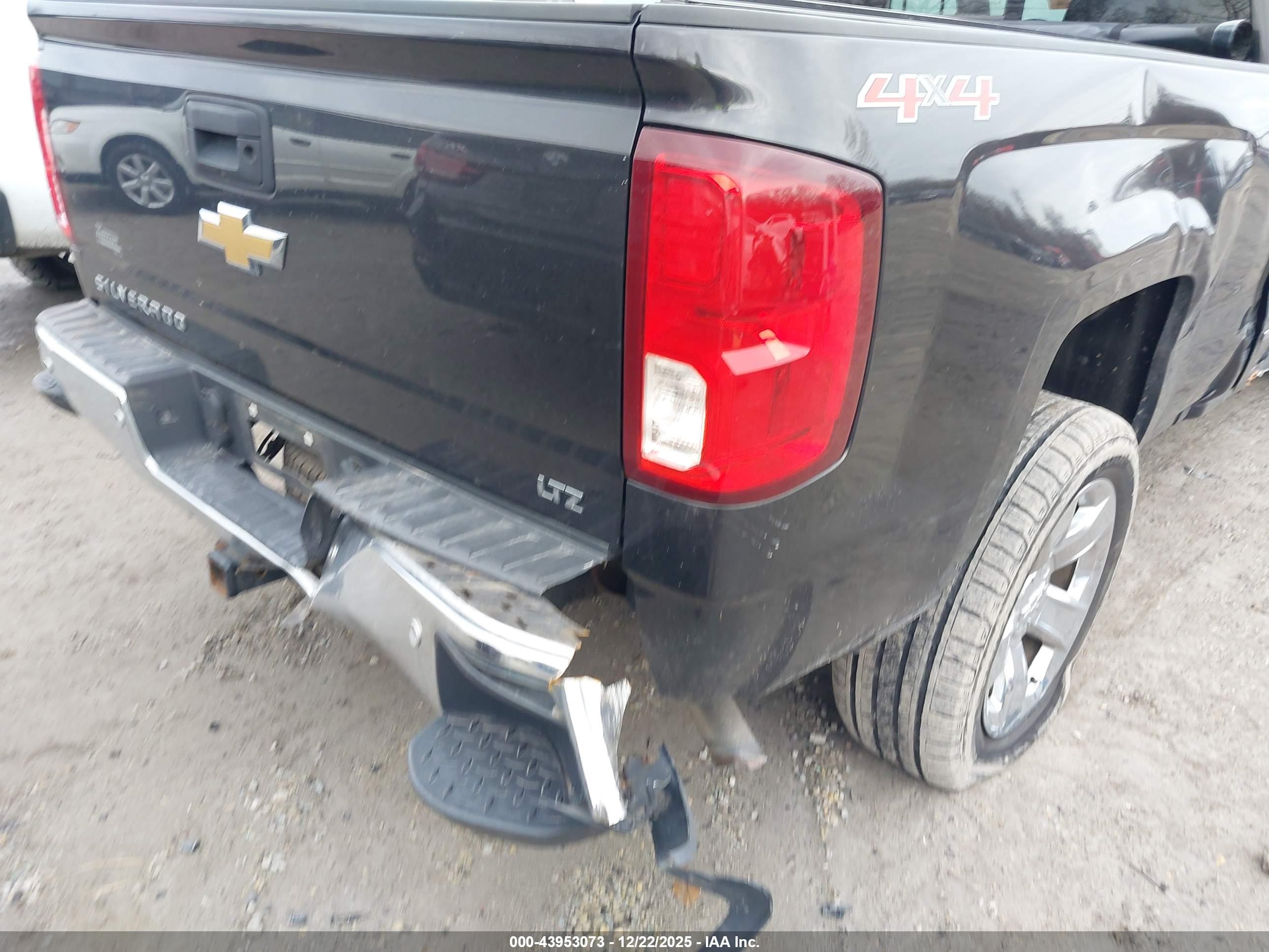 CHEVROLET SILVERADO image 6