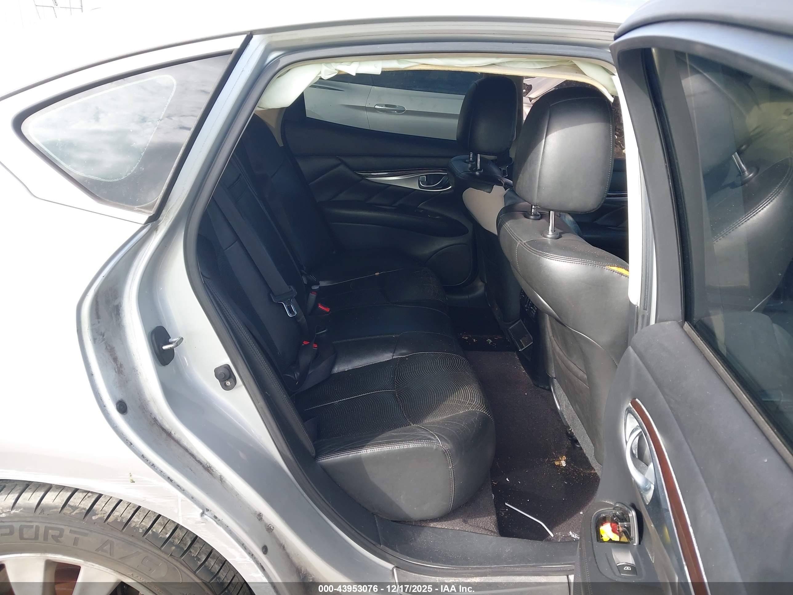 INFINITI M37X image 8