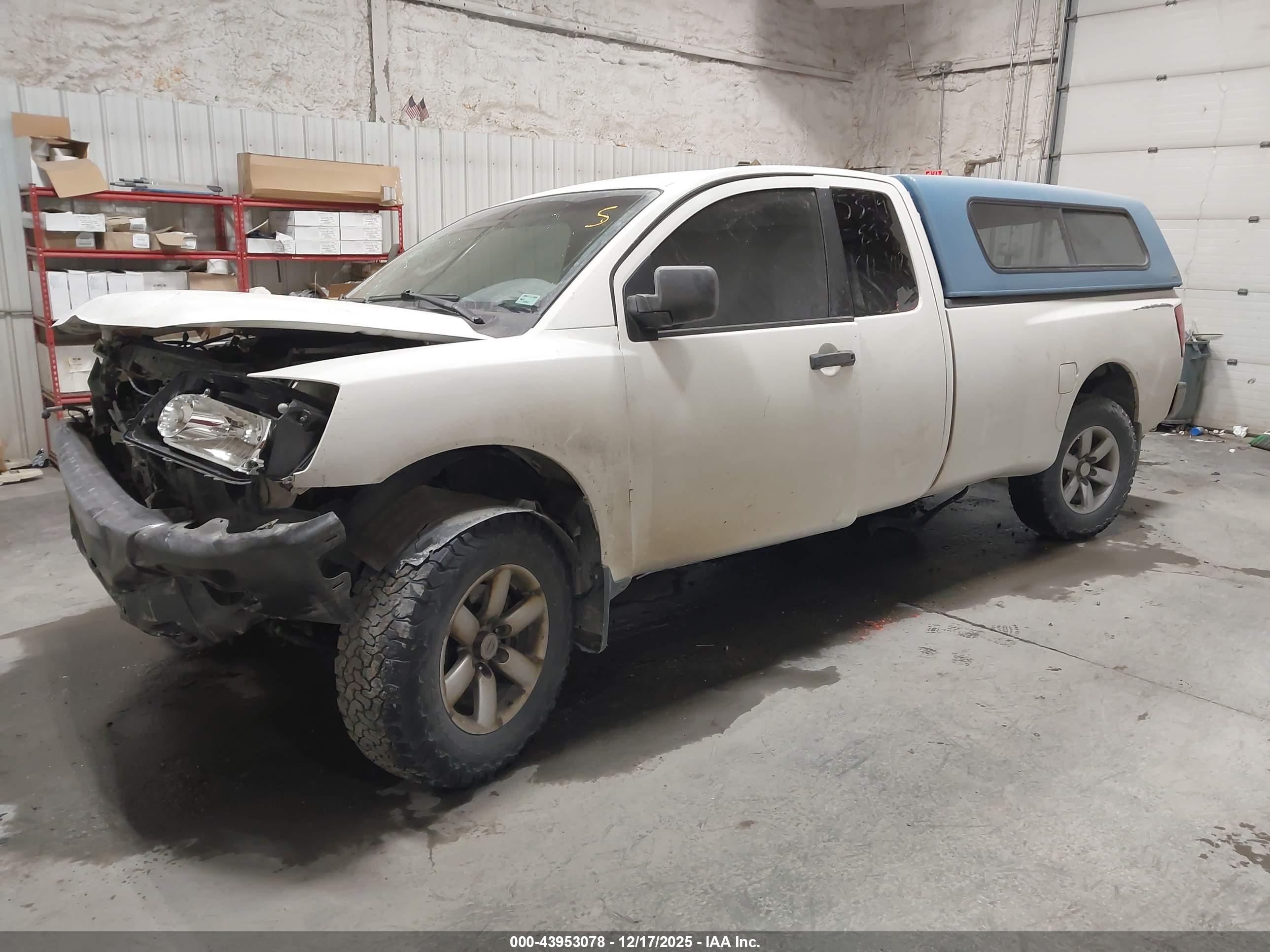 NISSAN TITAN image 2