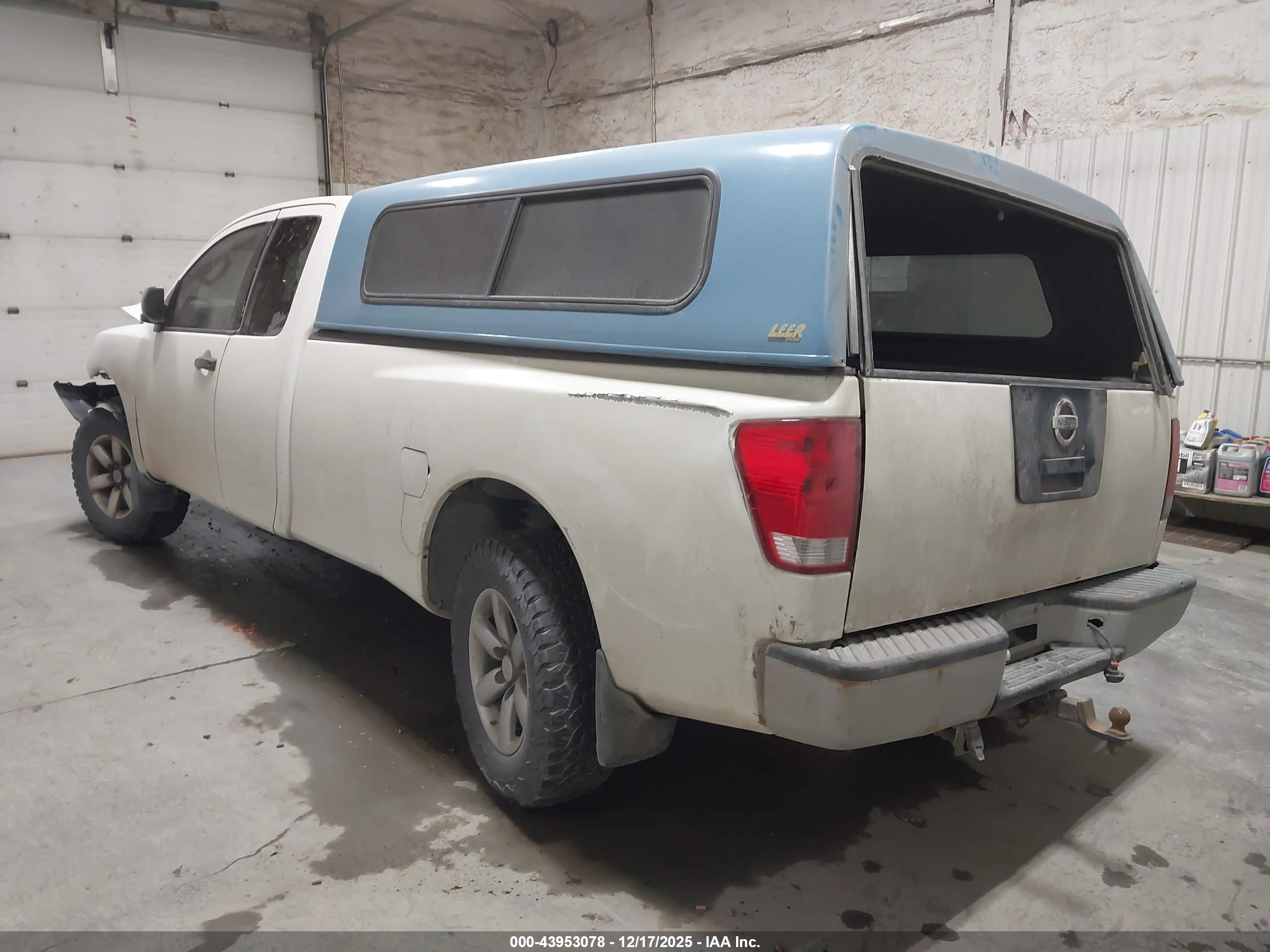 NISSAN TITAN image 3