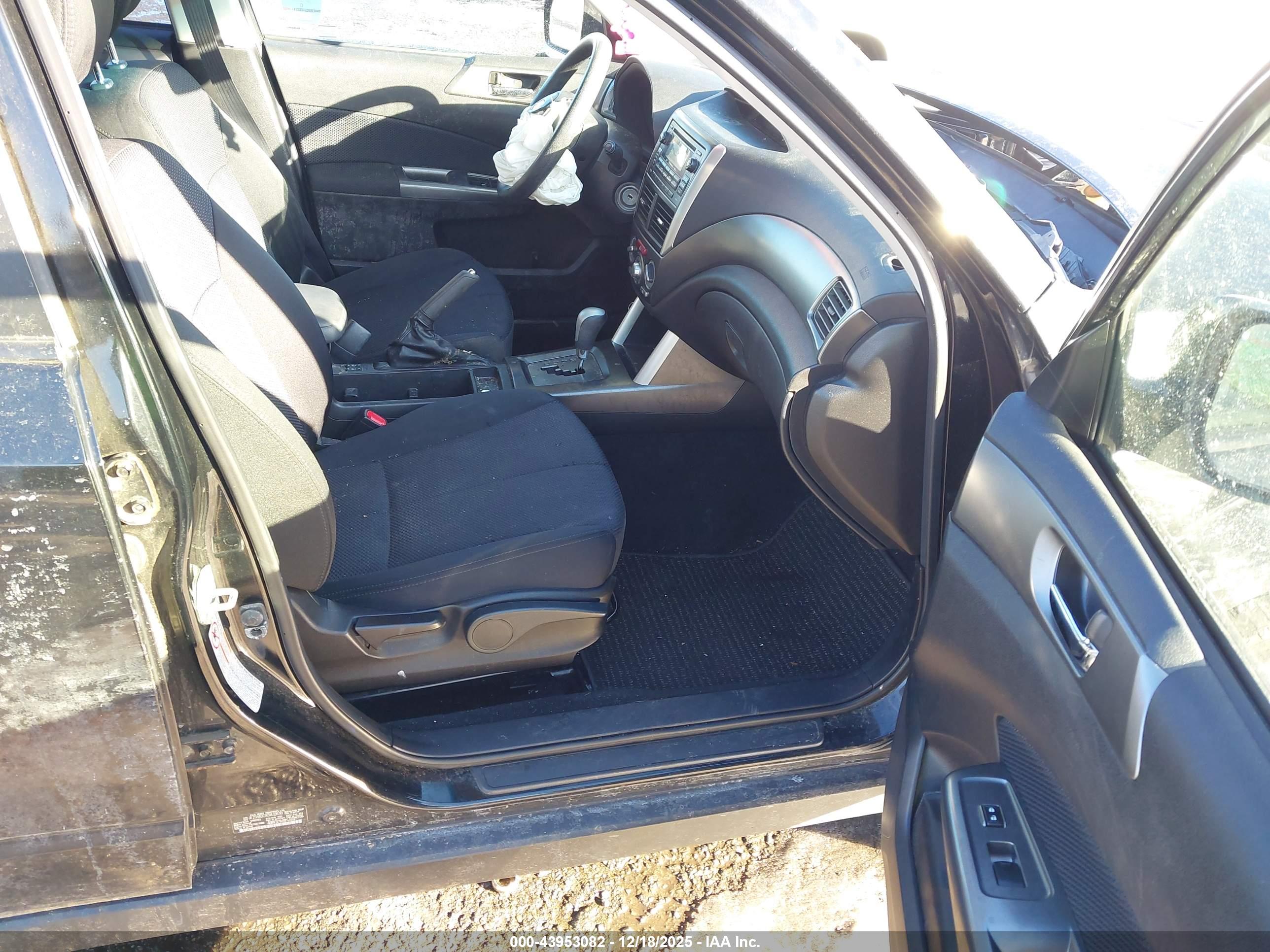 SUBARU FORESTER image 5