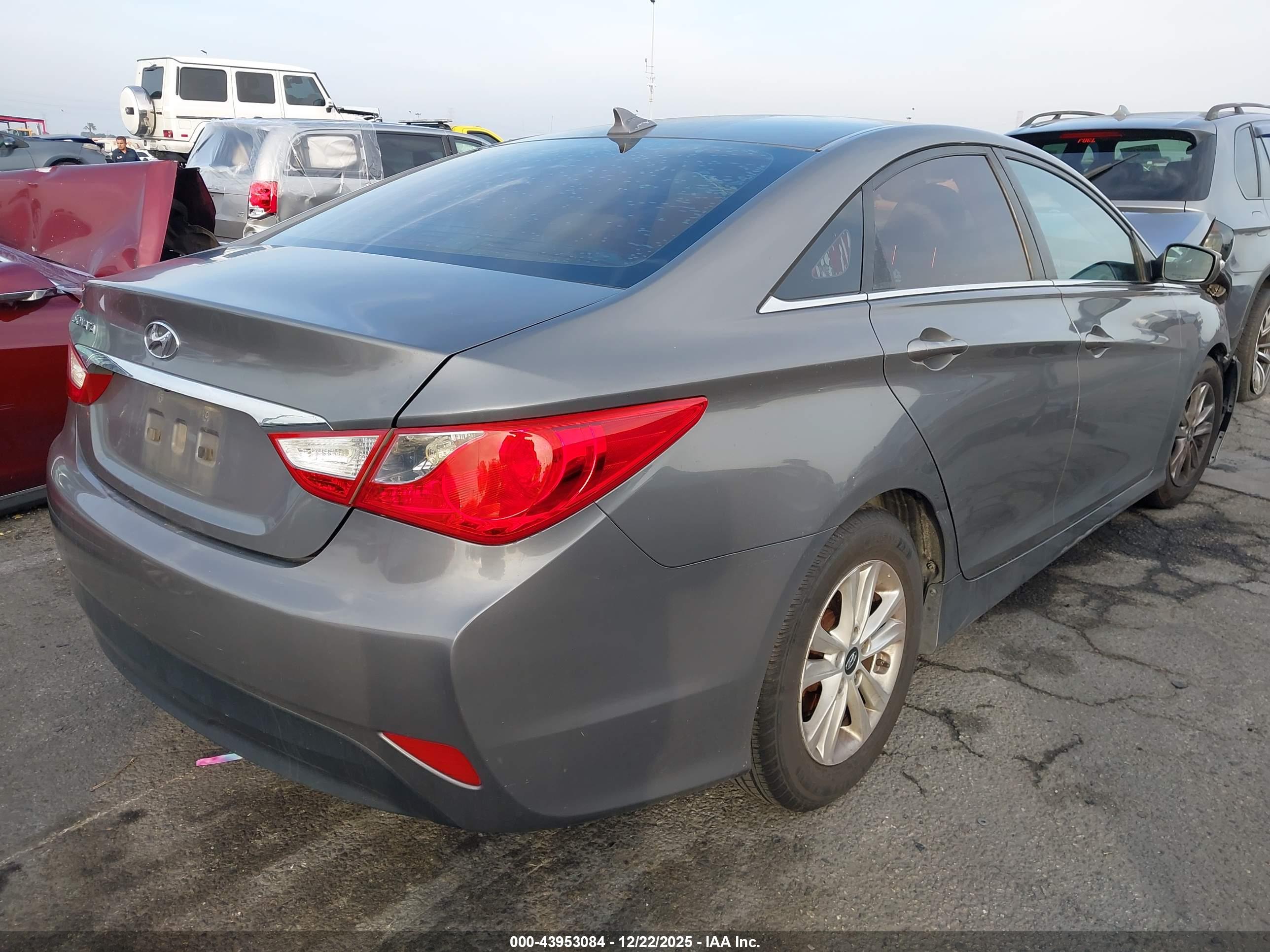 HYUNDAI SONATA image 4