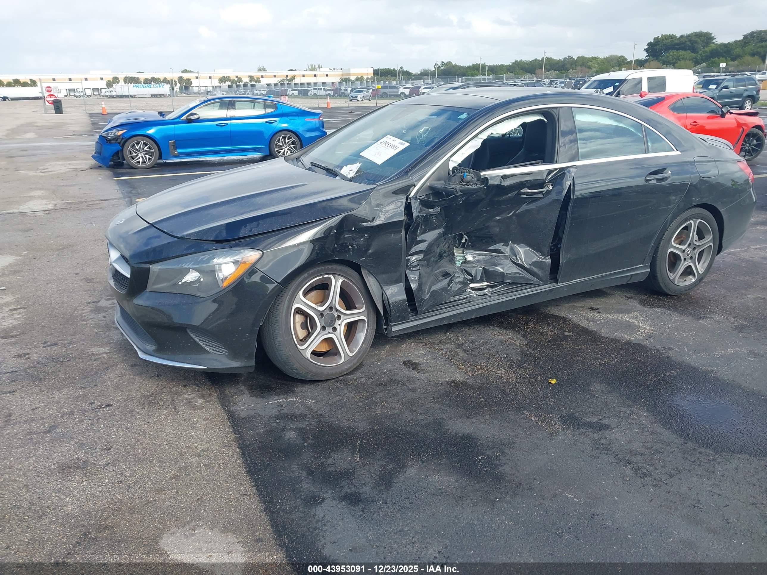 MERCEDES-BENZ CLA image 2