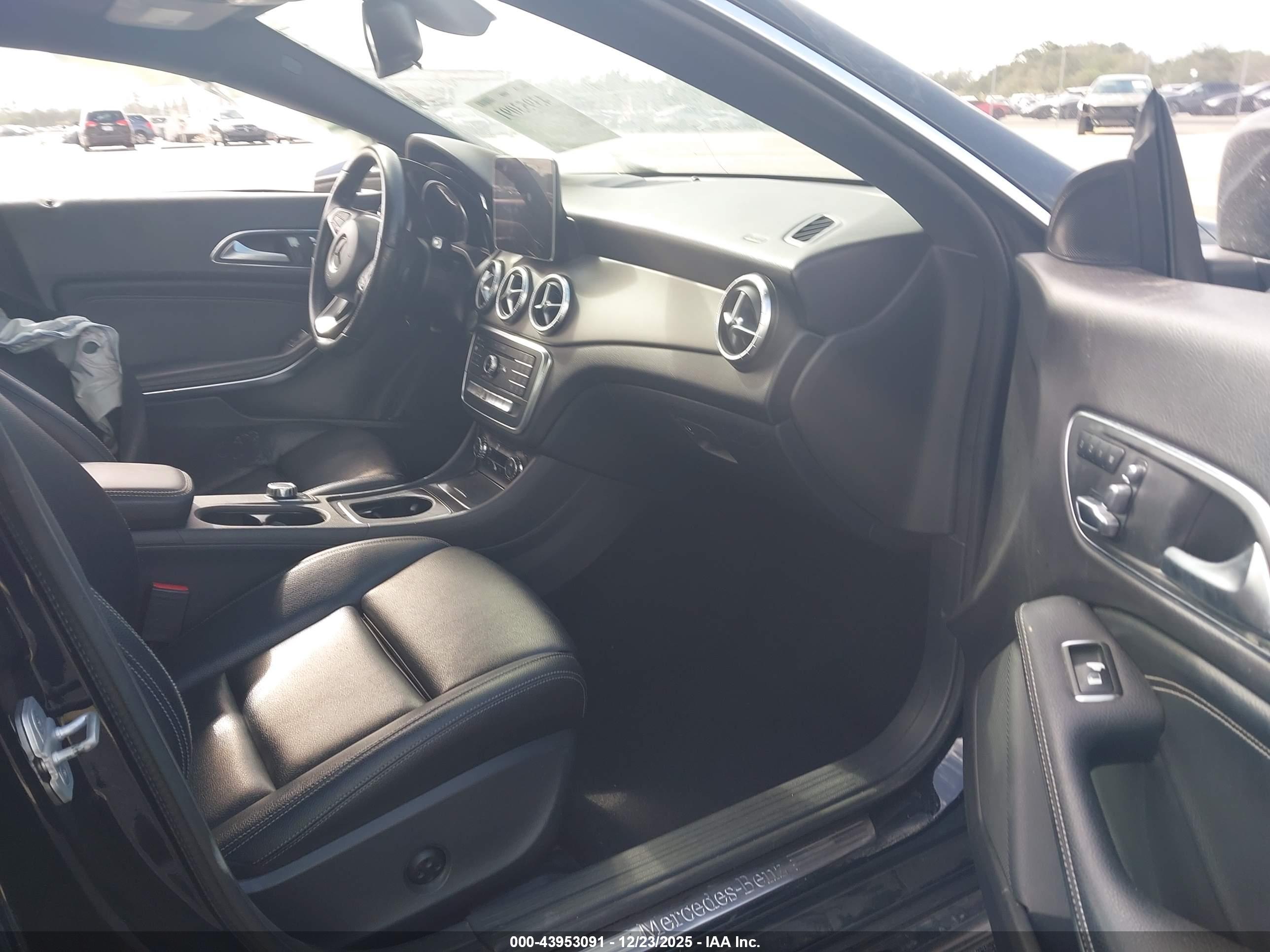 MERCEDES-BENZ CLA image 5