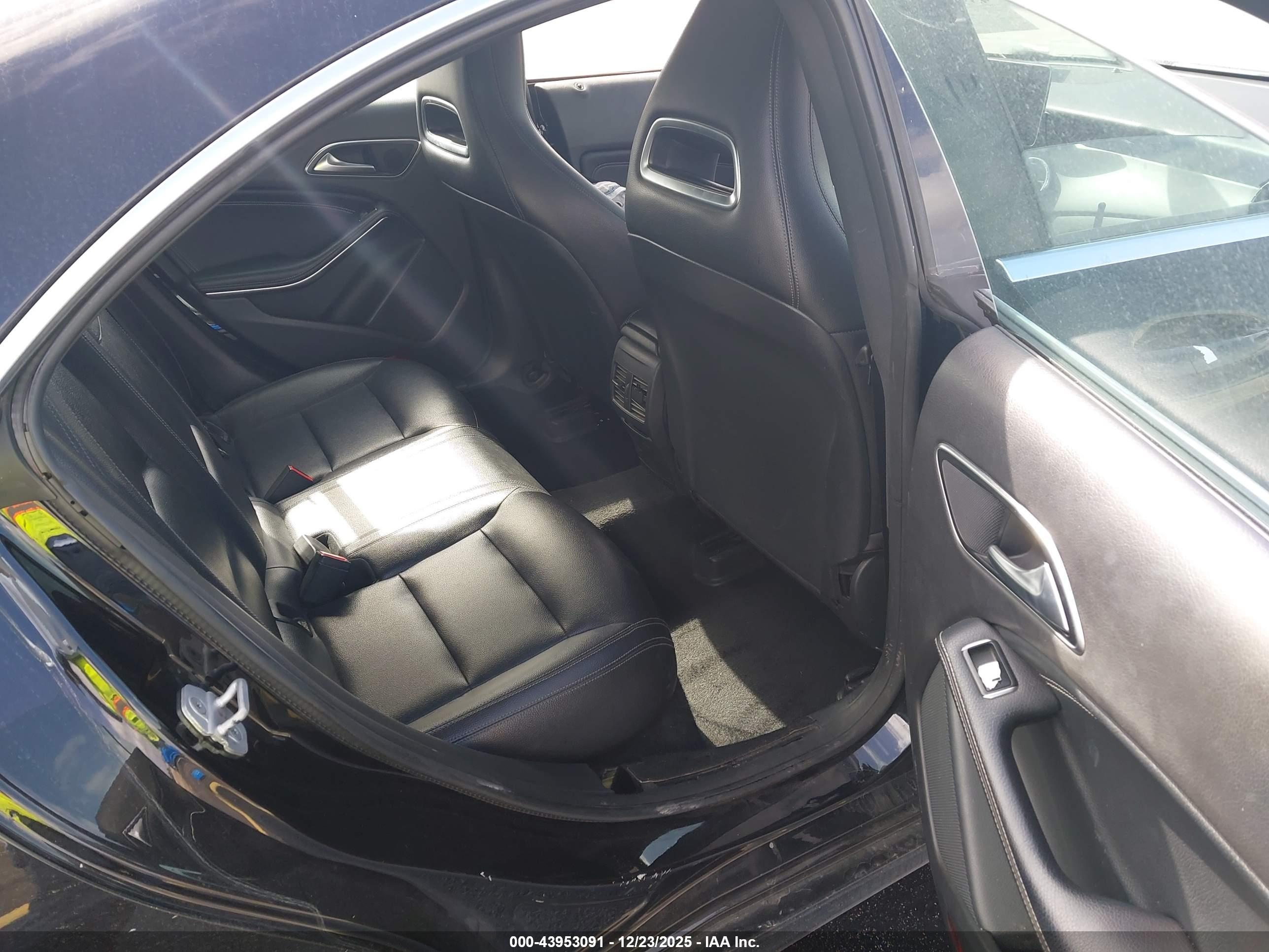 MERCEDES-BENZ CLA image 8