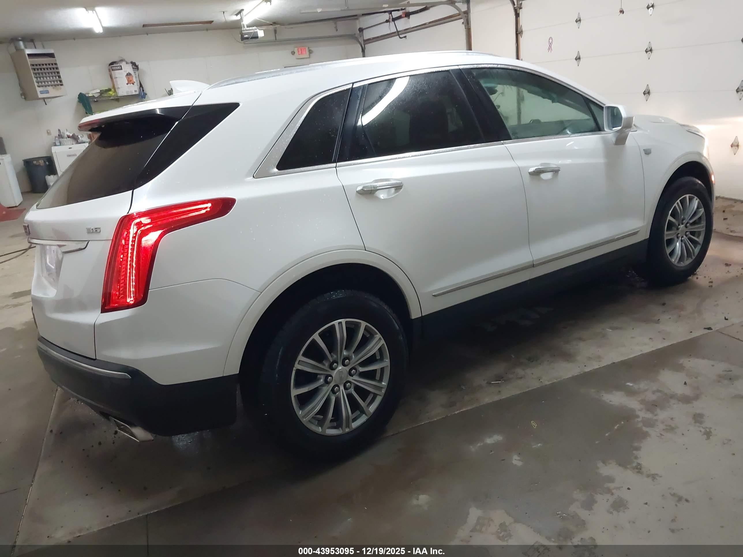 CADILLAC XT5 image 4