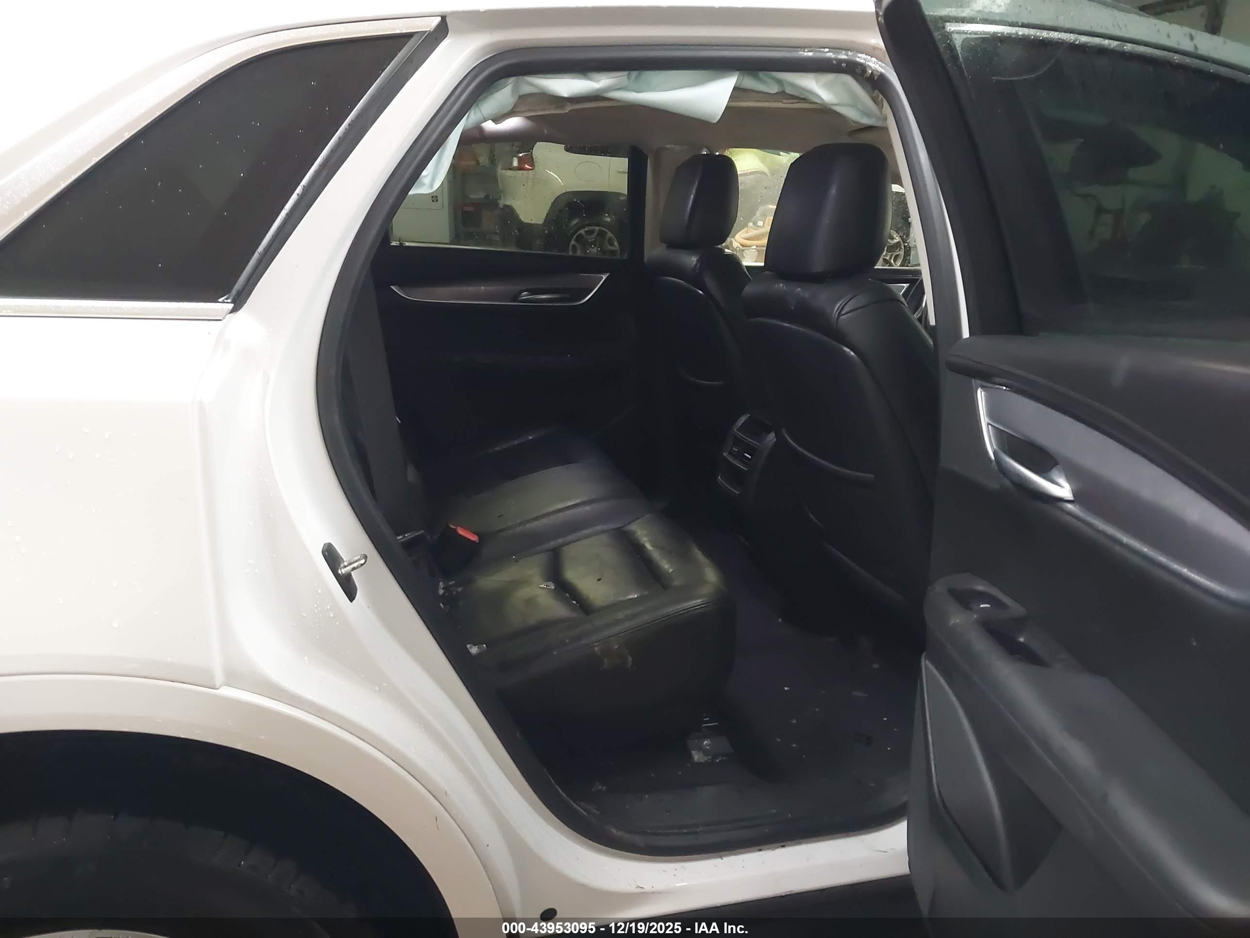 CADILLAC XT5 image 8