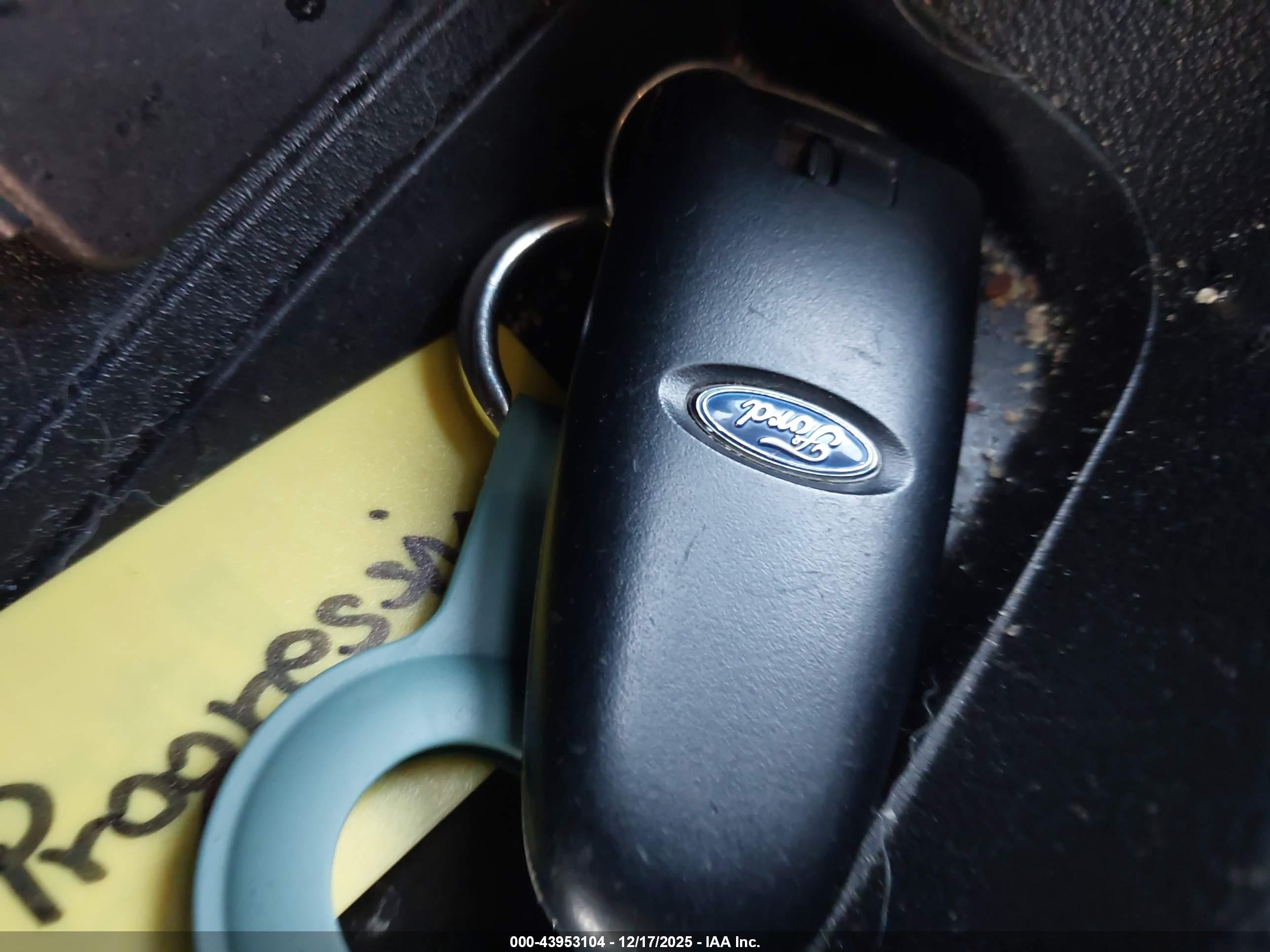 FORD ESCAPE image 11