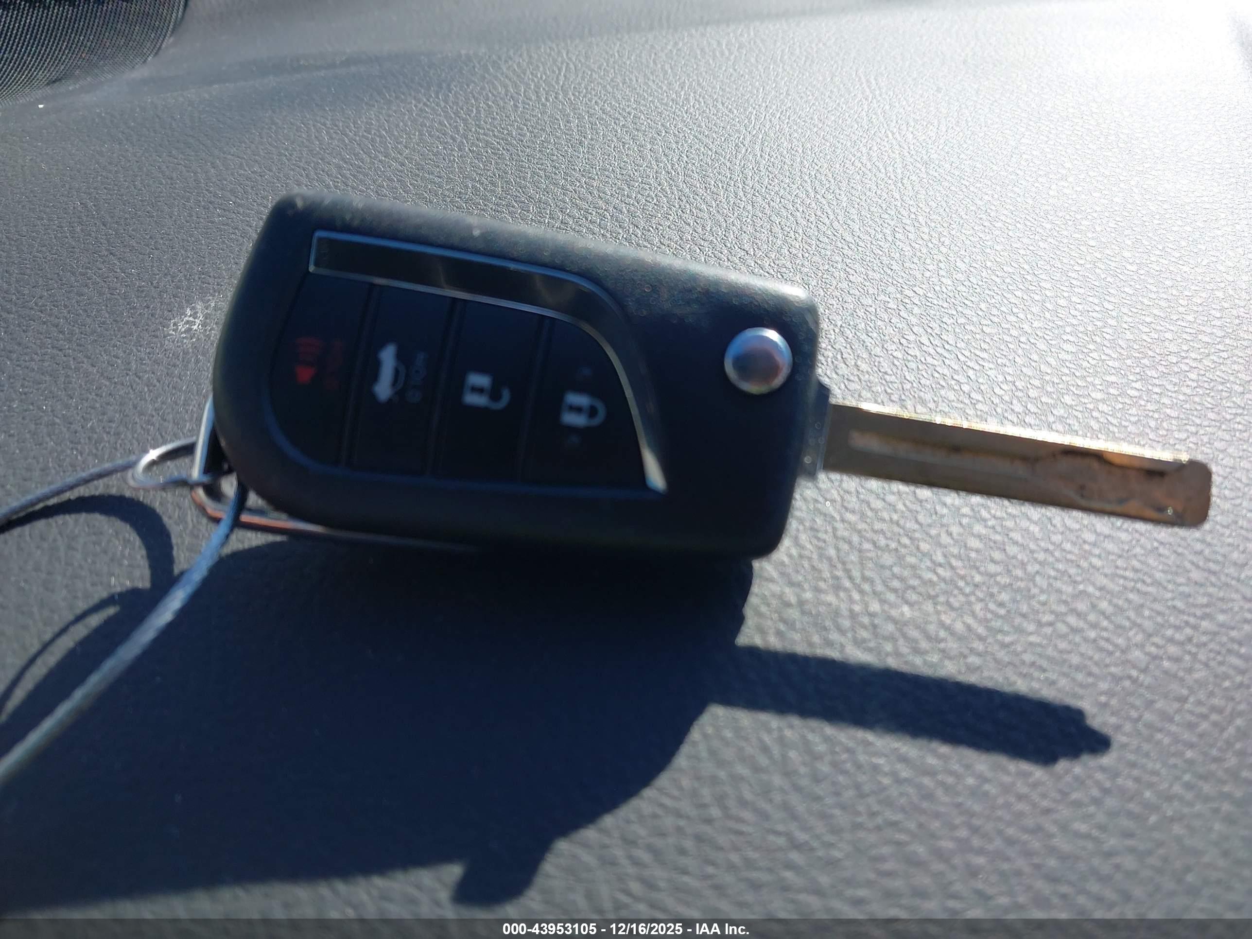 TOYOTA CAMRY image 11