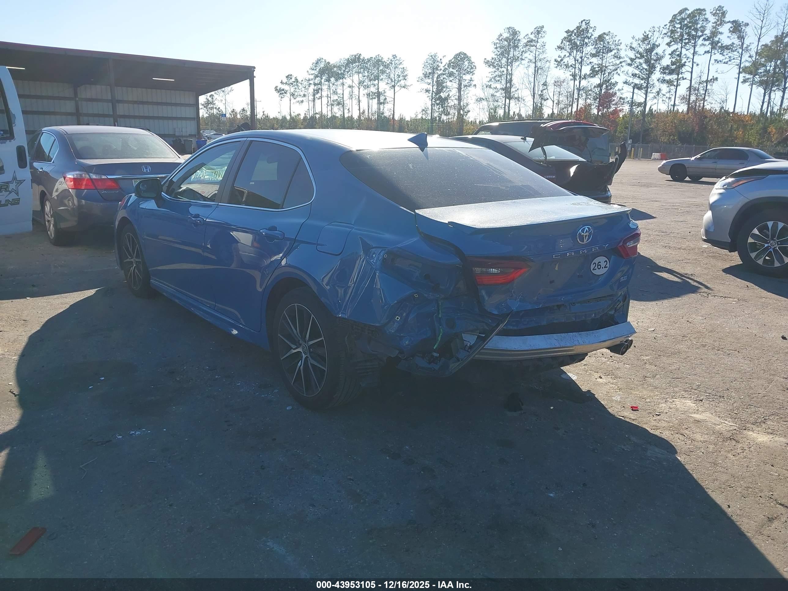 TOYOTA CAMRY image 3