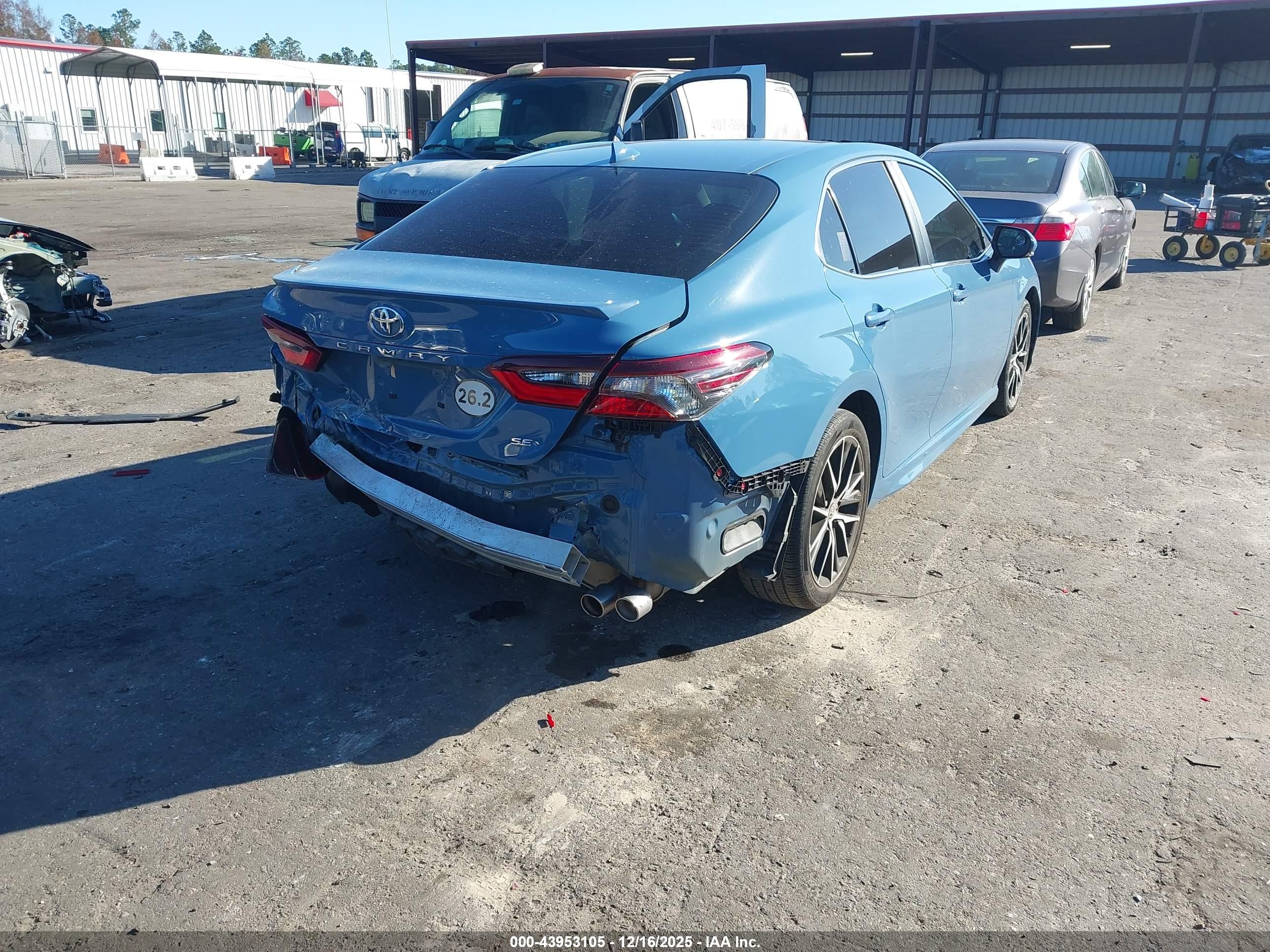 TOYOTA CAMRY image 4