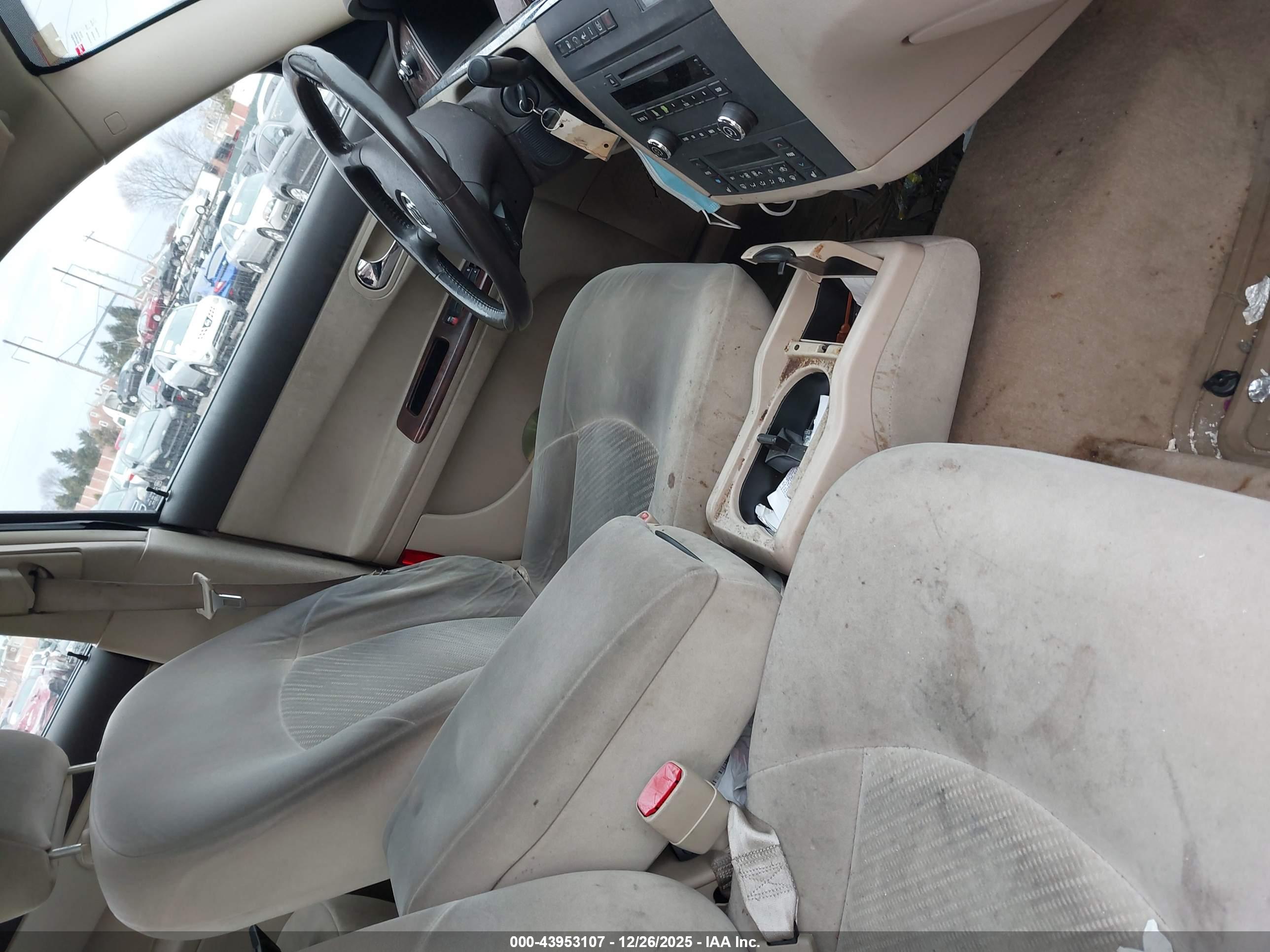 BUICK LACROSSE image 5