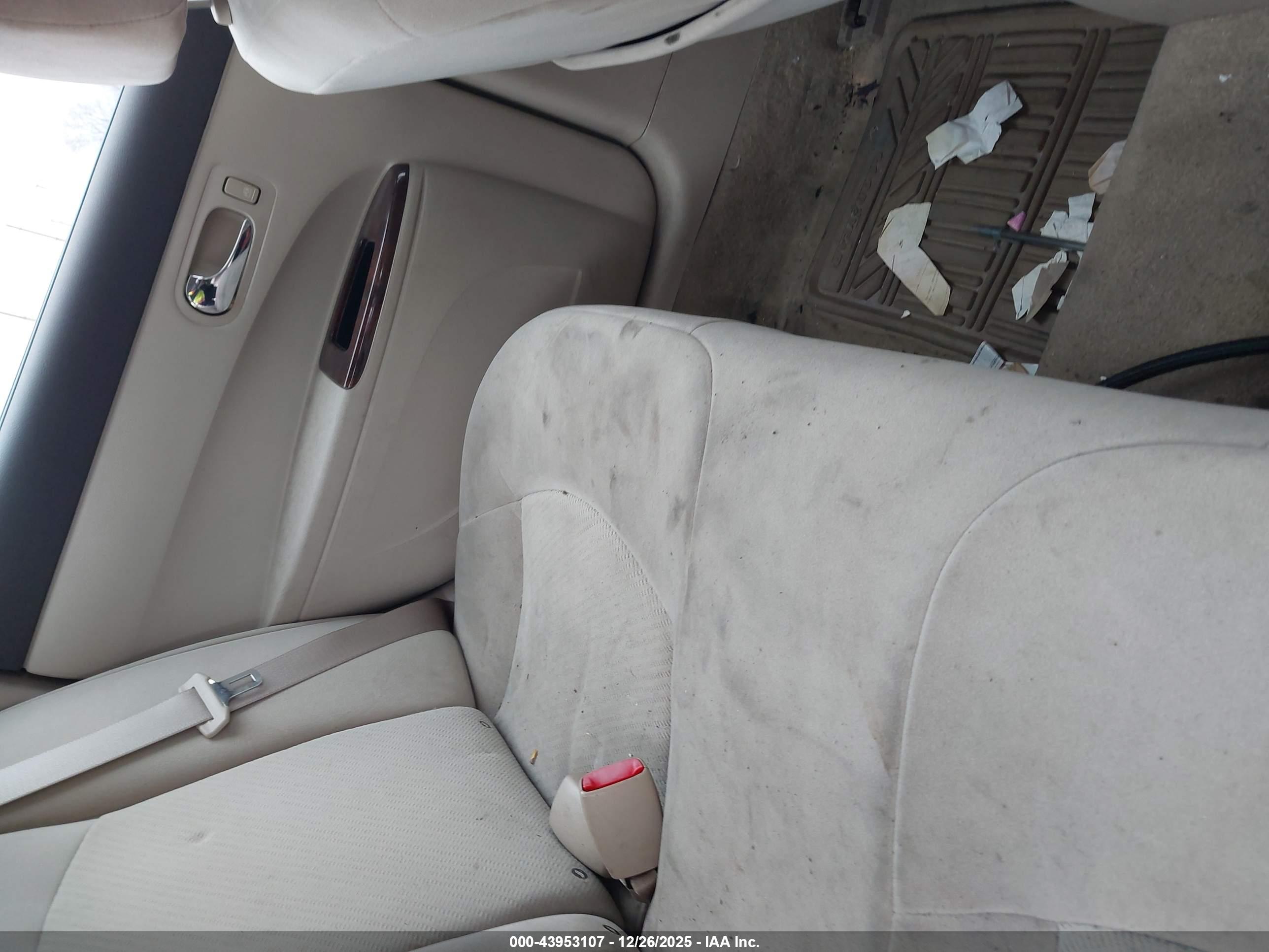 BUICK LACROSSE image 8
