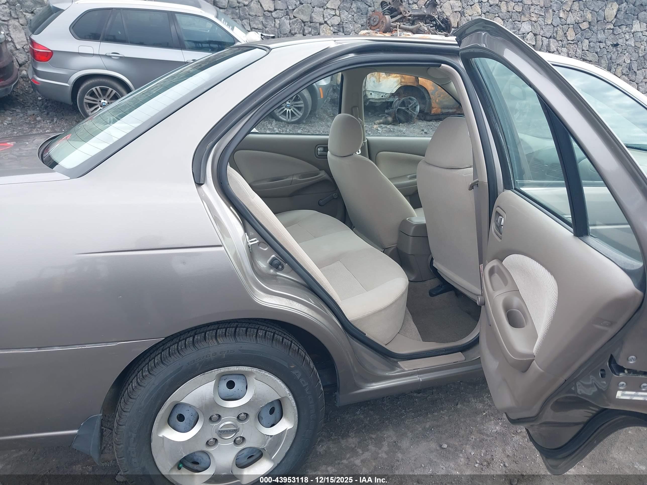 NISSAN SENTRA image 8