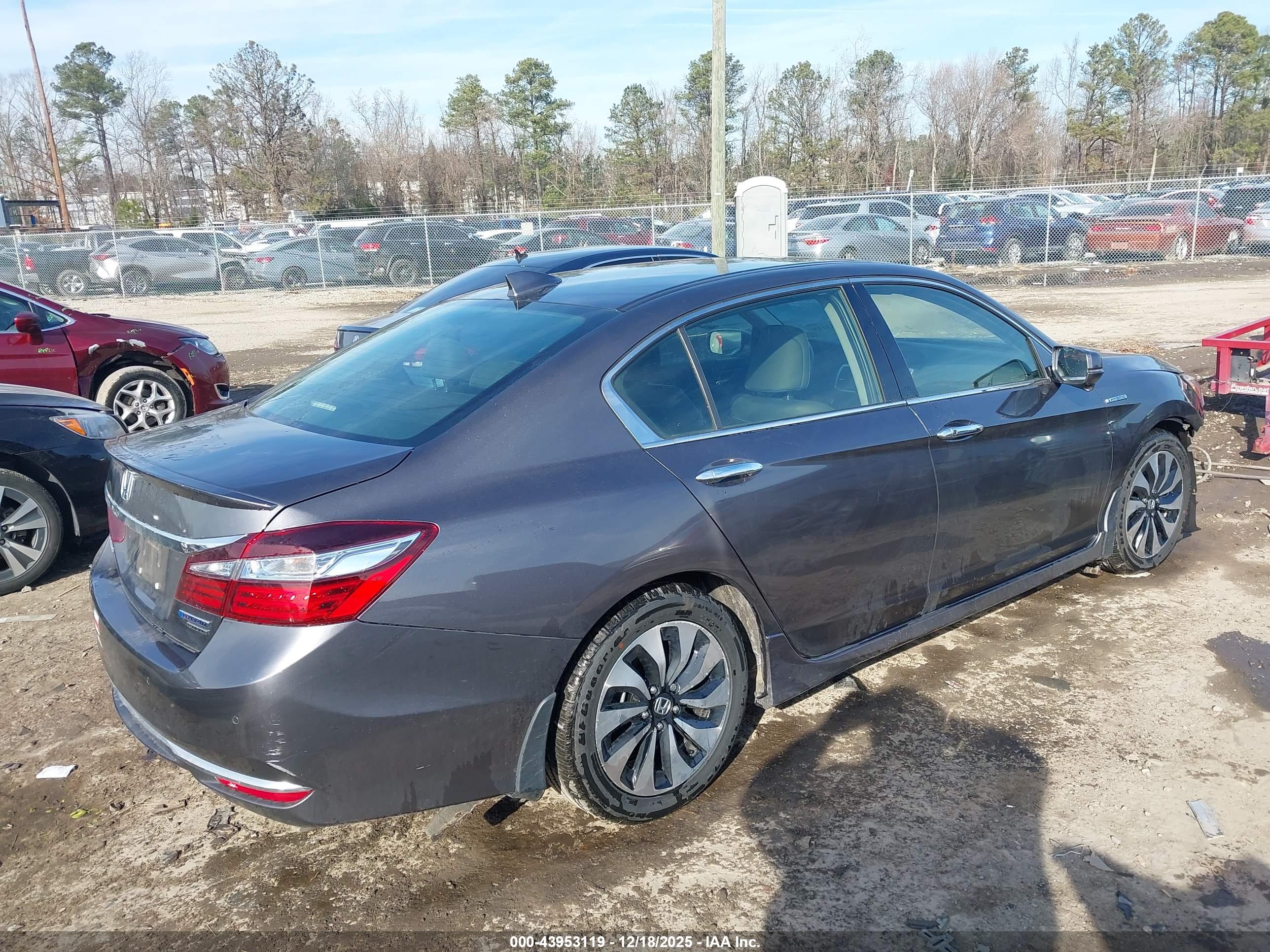 HONDA ACCORD image 4