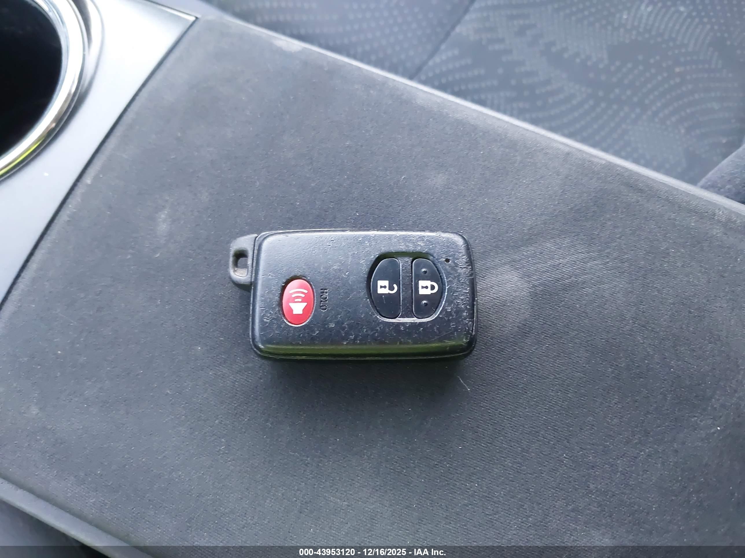 TOYOTA PRIUS image 11