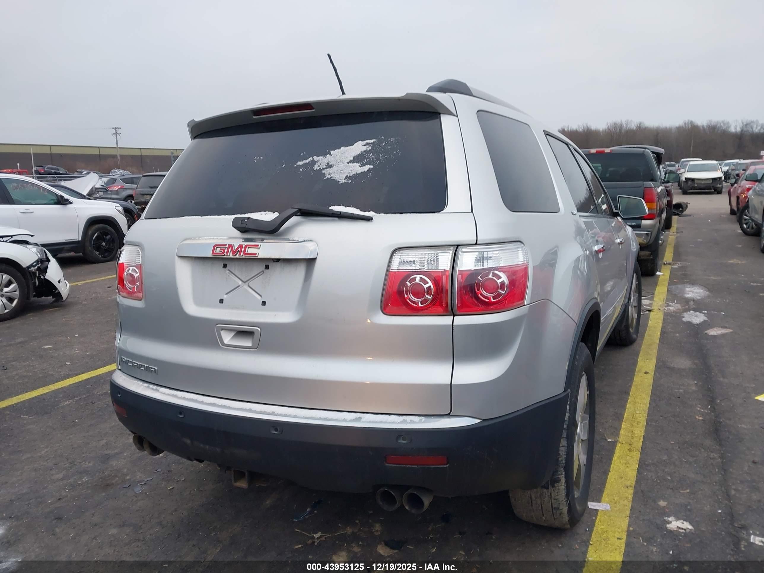 GMC ACADIA image 4