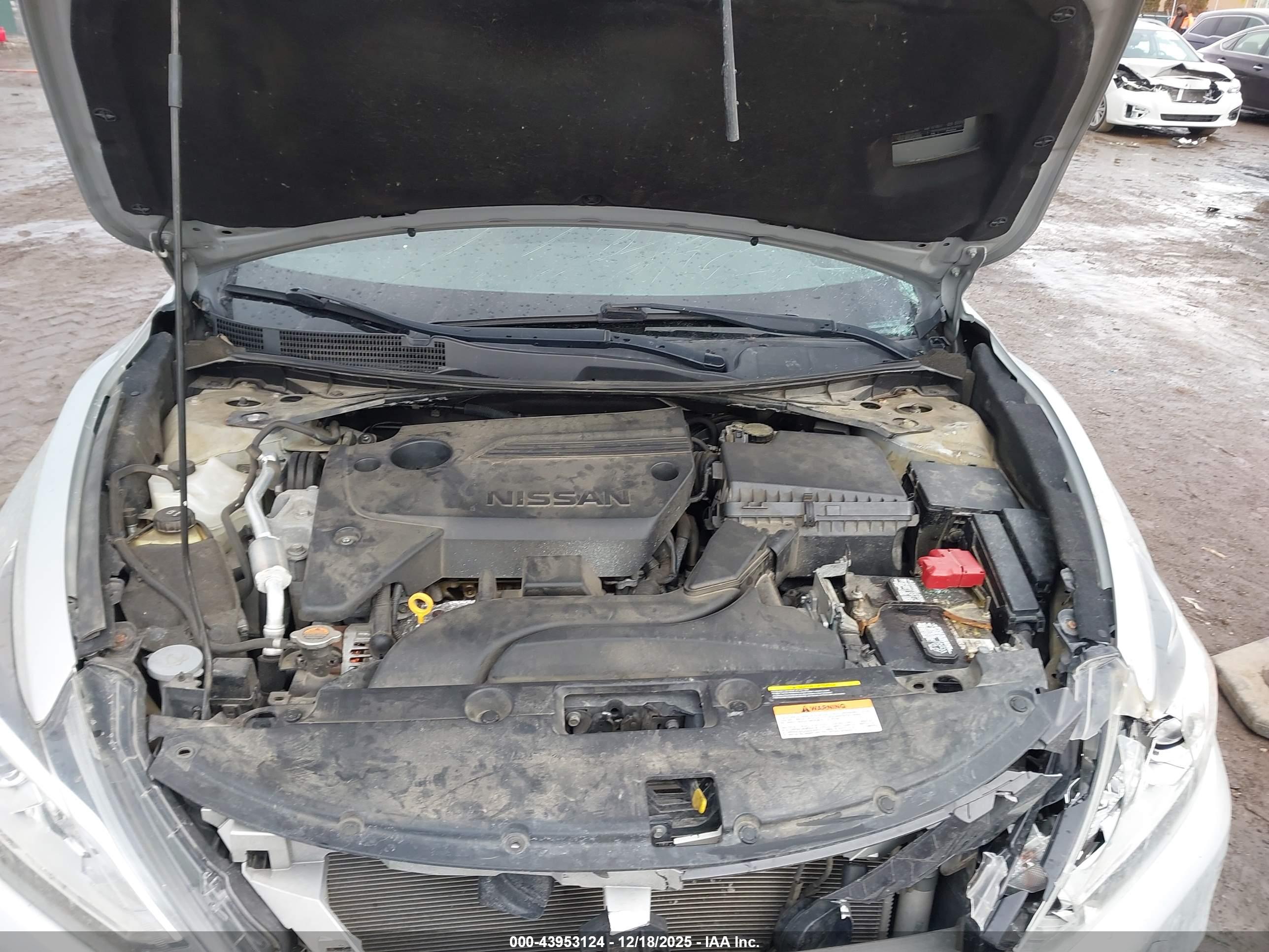 NISSAN ALTIMA image 10