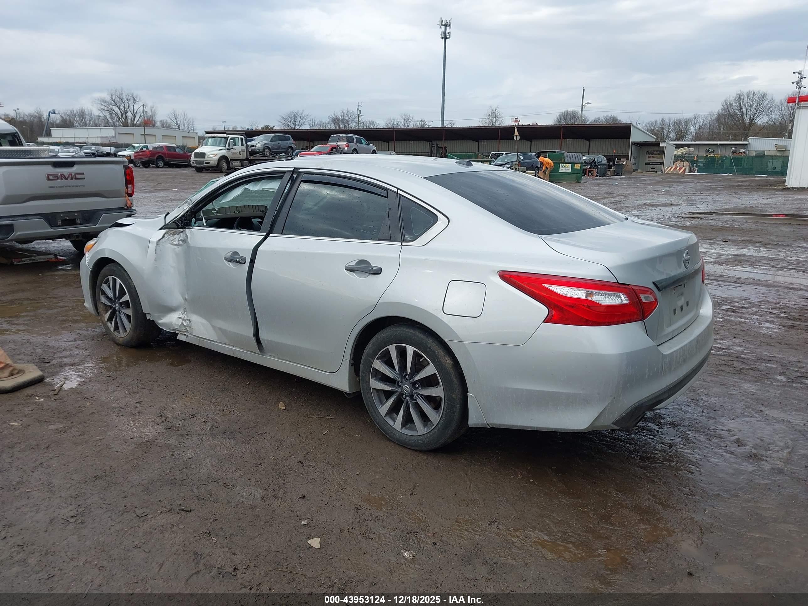 NISSAN ALTIMA image 3