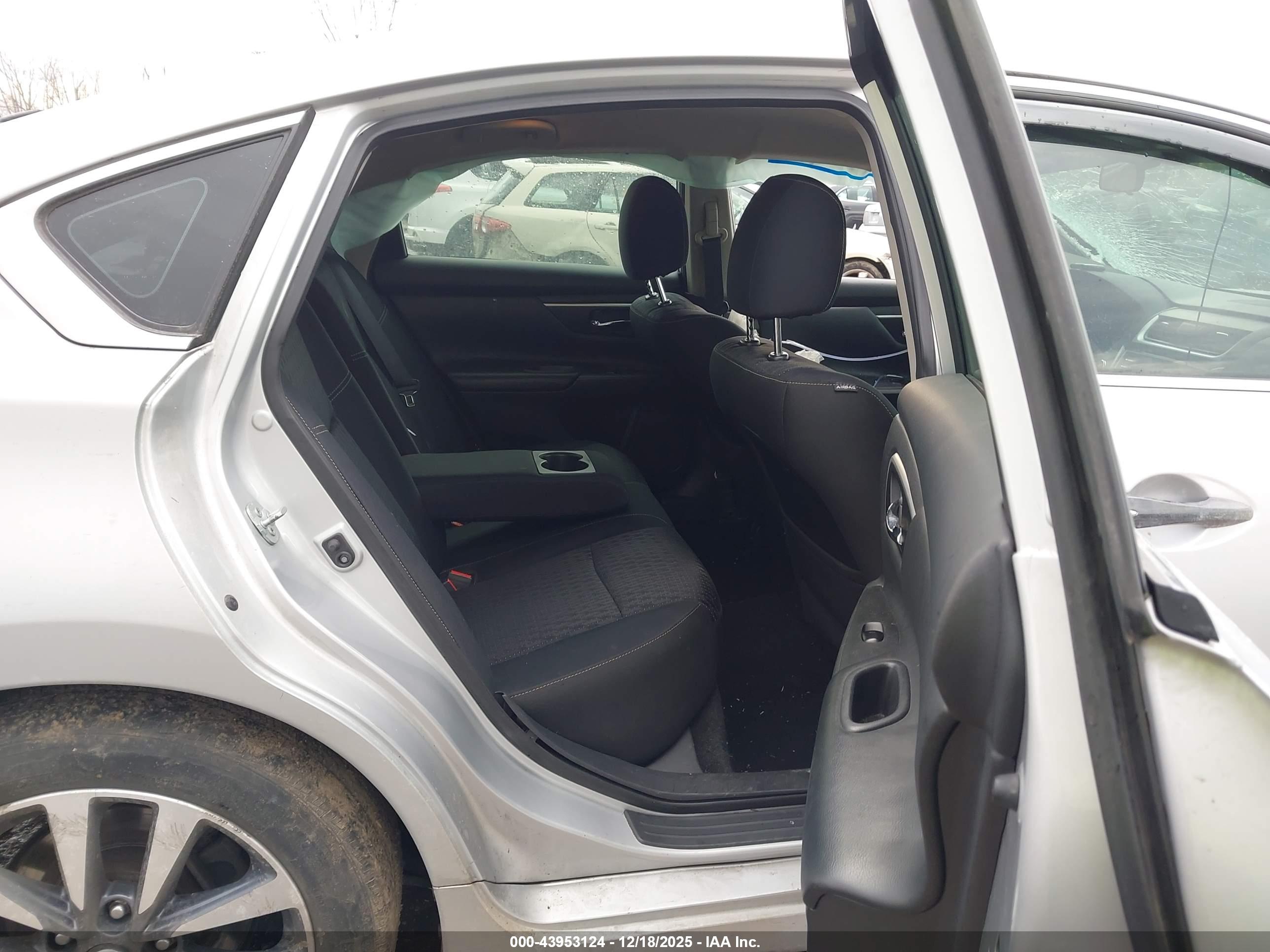 NISSAN ALTIMA image 8