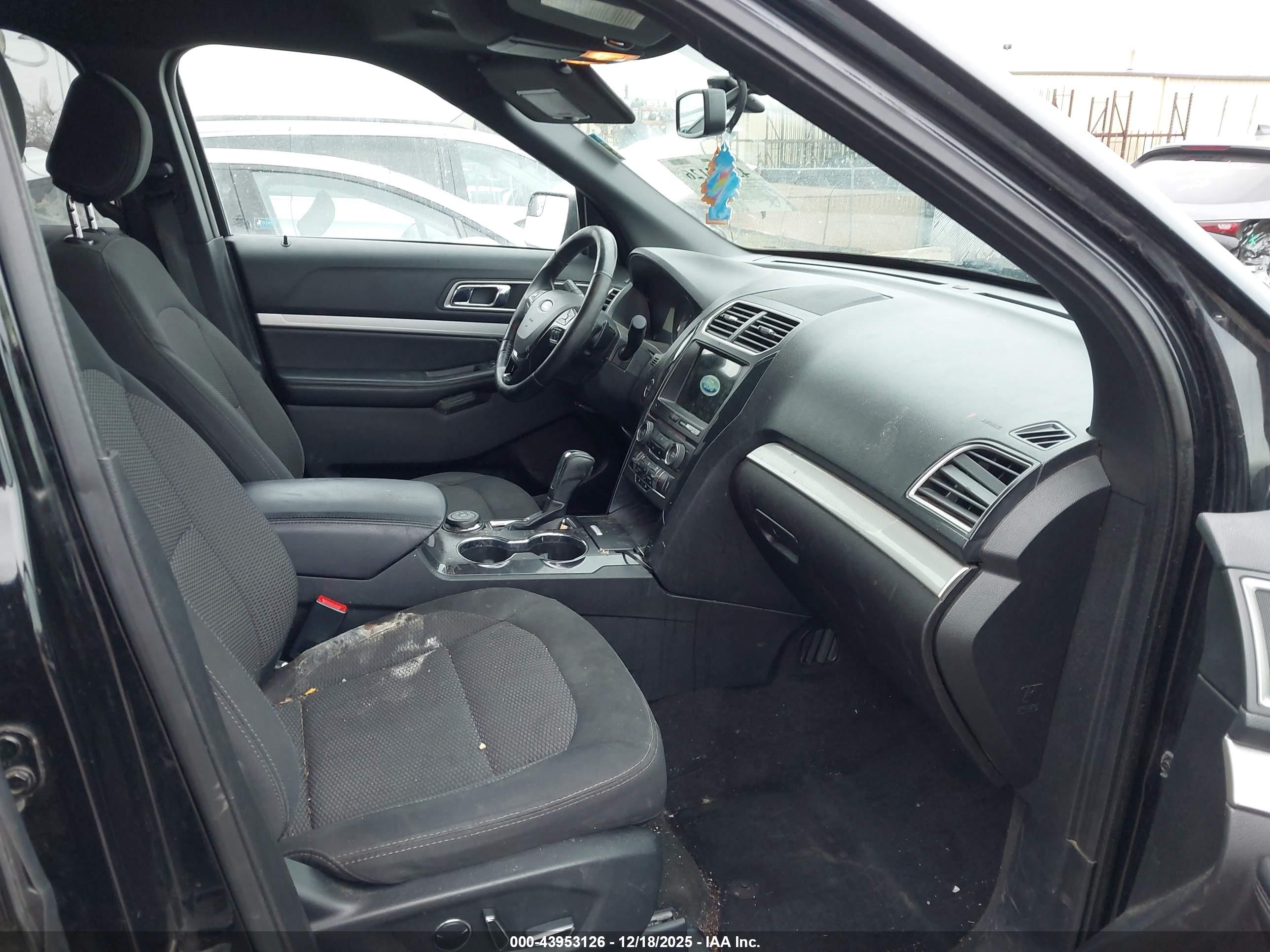 FORD EXPLORER image 5