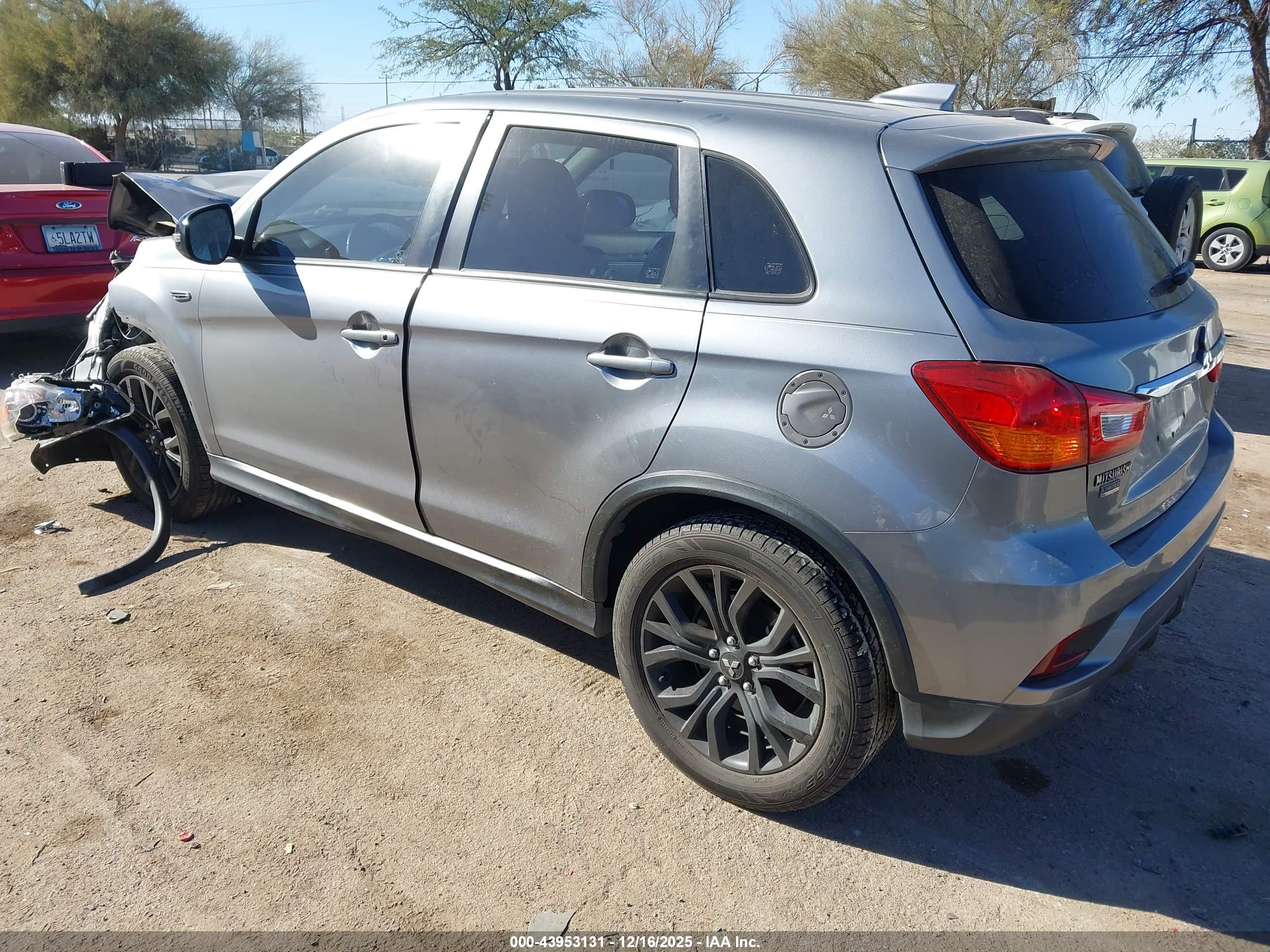 MITSUBISHI OUTLANDER image 3