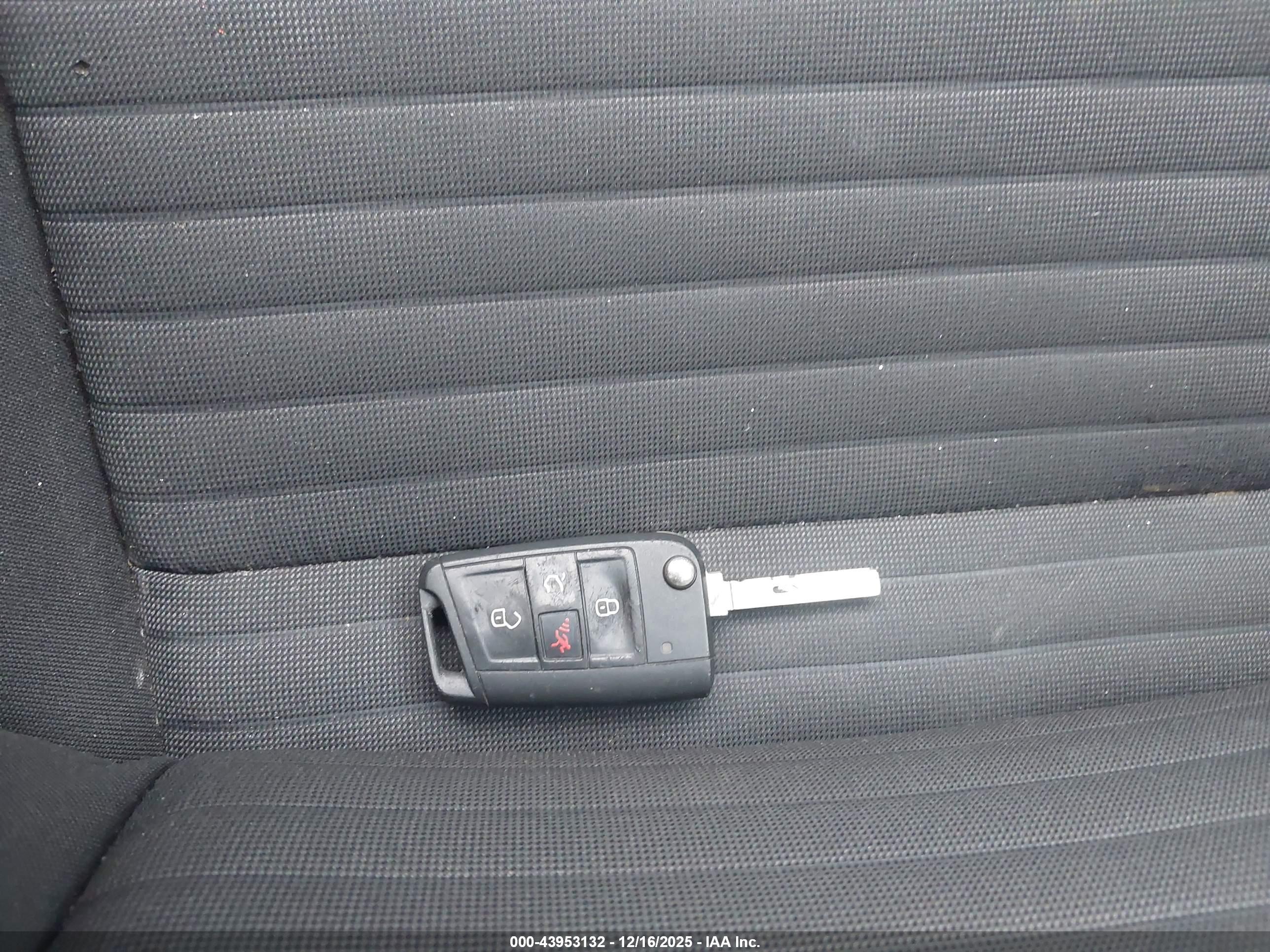 VOLKSWAGEN JETTA image 11