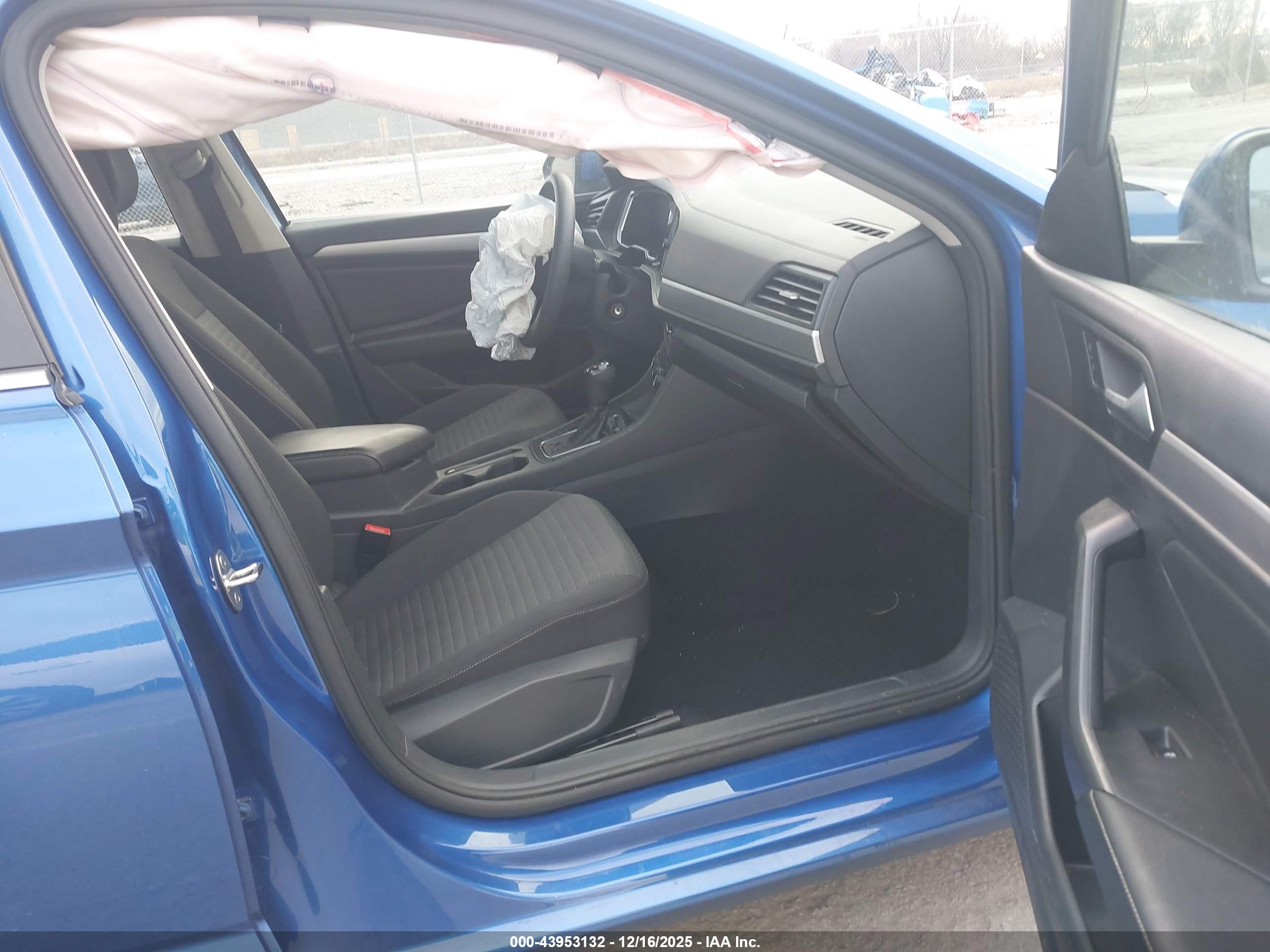 VOLKSWAGEN JETTA image 5