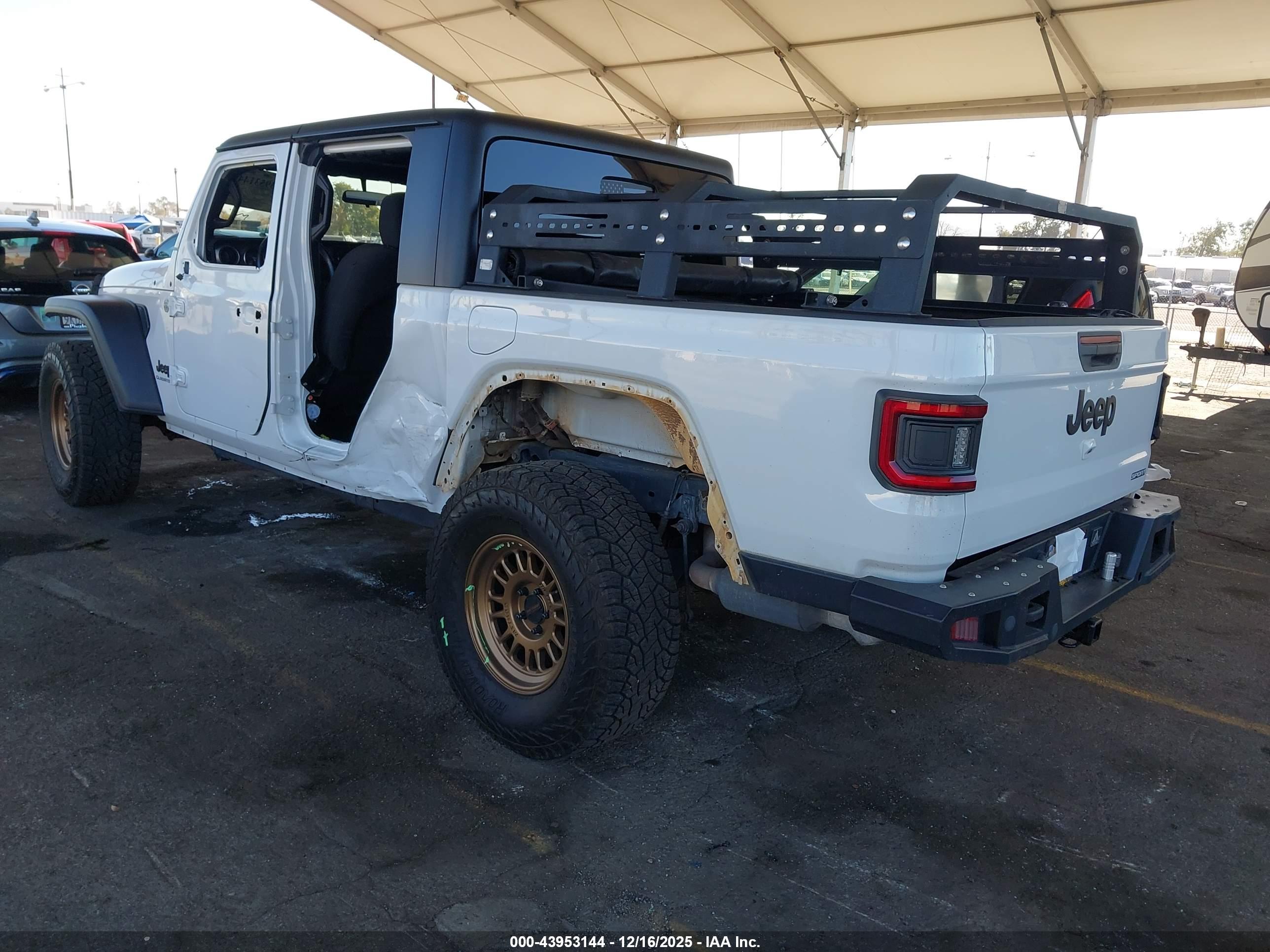 JEEP GLADIATOR image 3