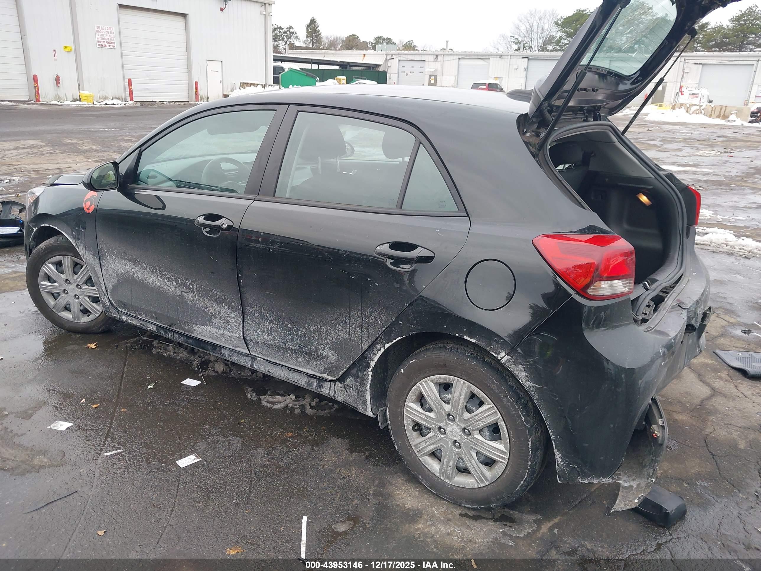 KIA RIO image 3